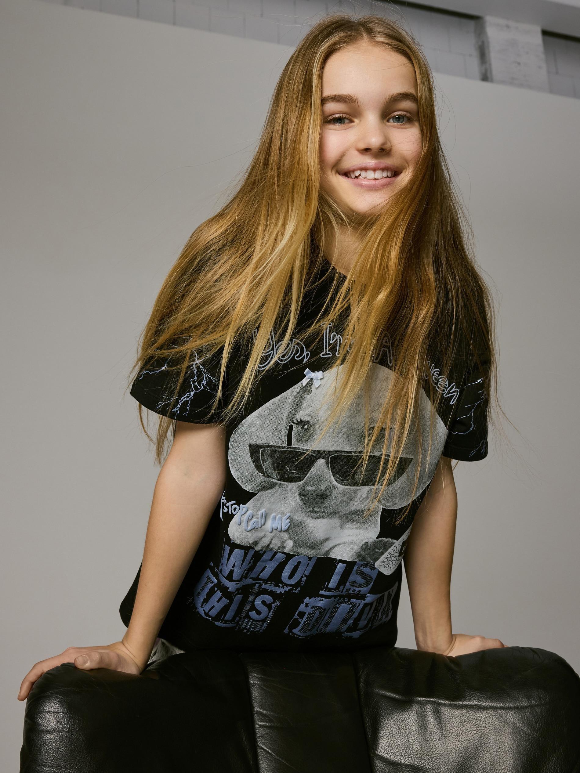 Black T-Shirt With Print, Black, medium