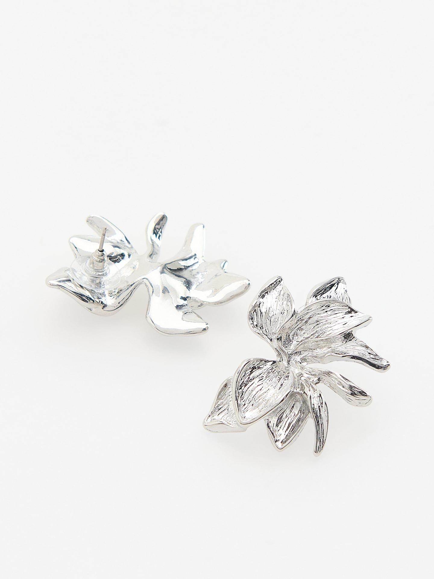 Silver Earrings With Floral Motif, Silver, medium