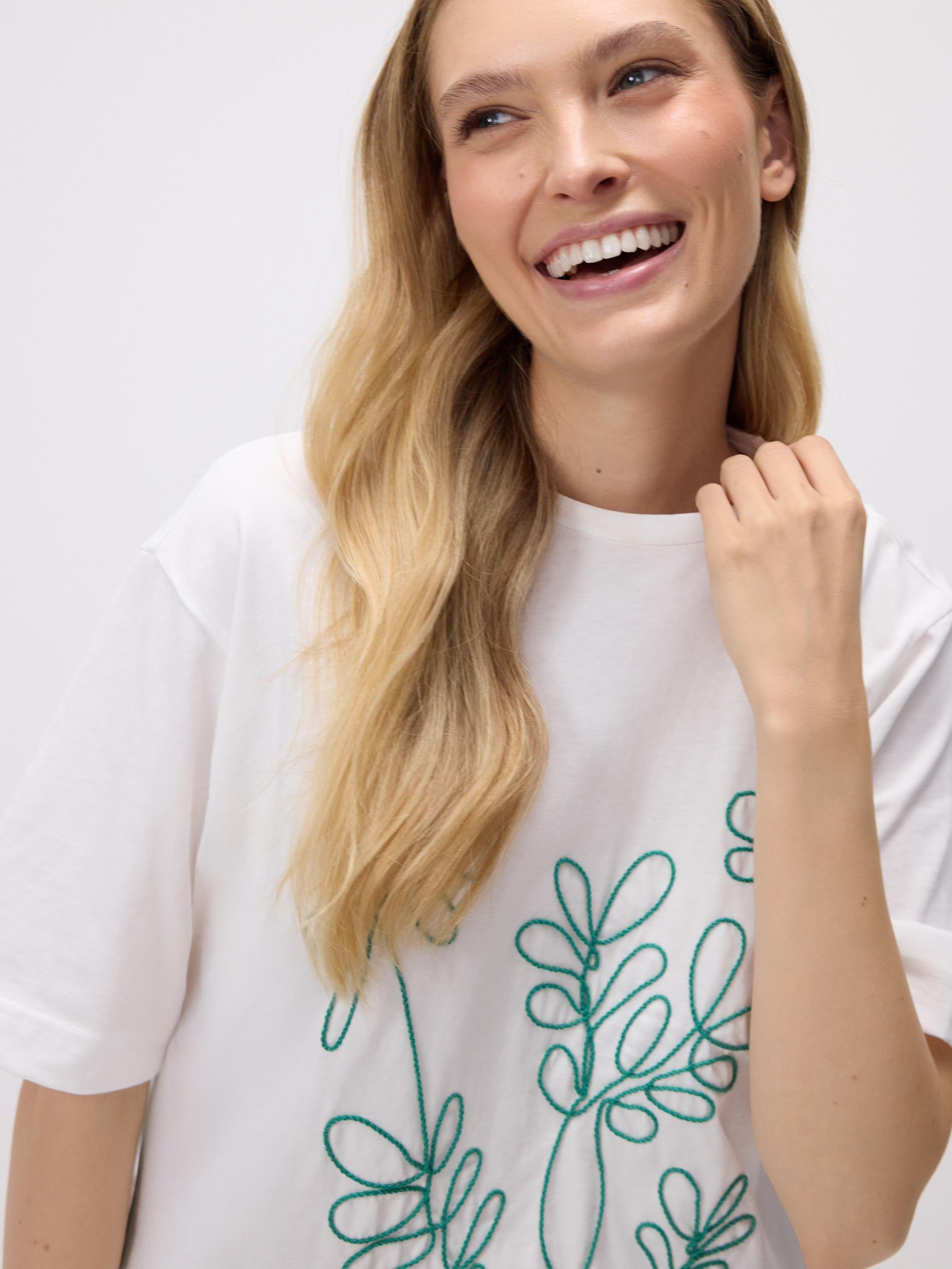 Green T-Shirt With Embroidery Detailing, Khaki, medium