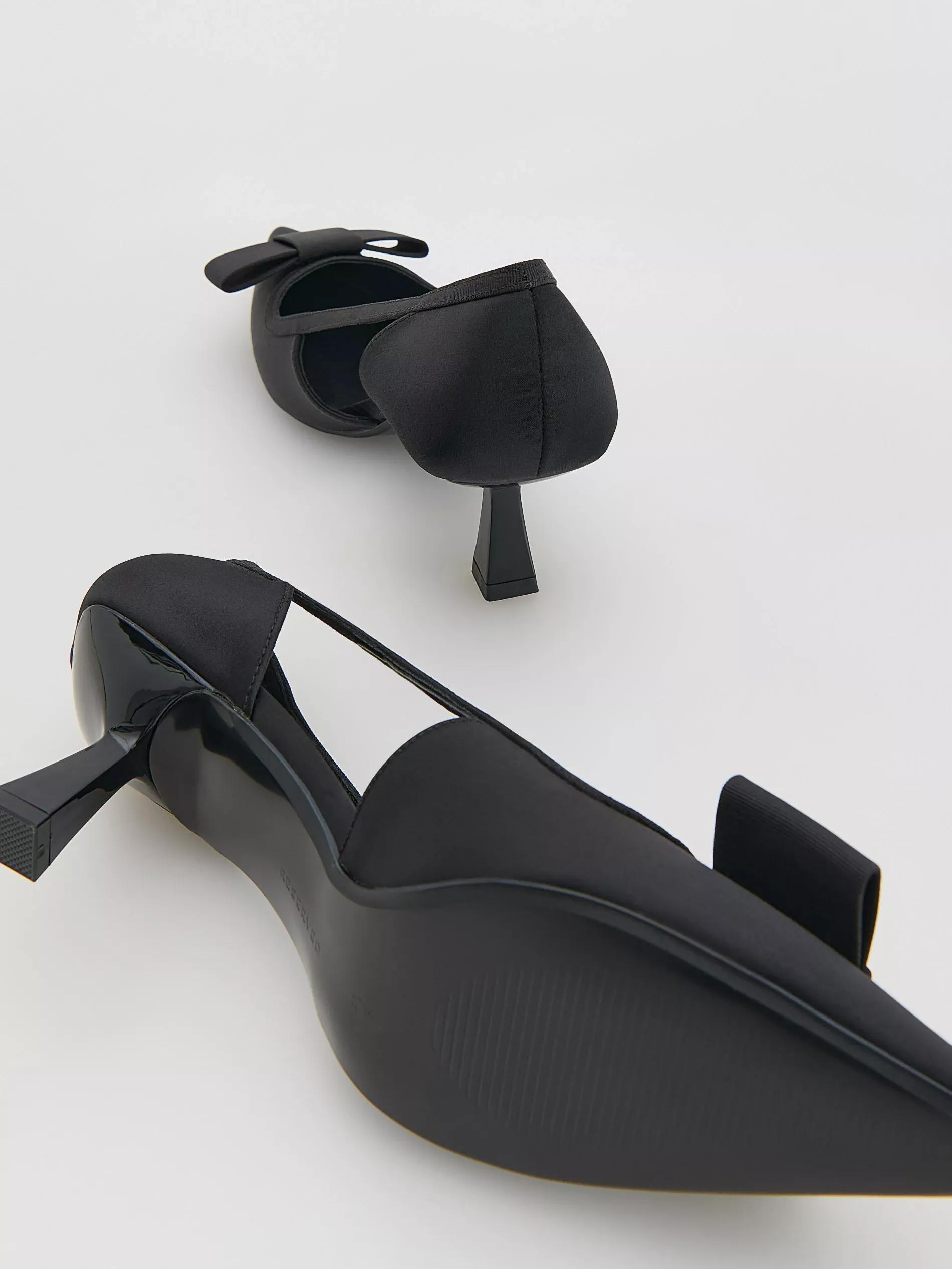 BLACK Pumps with bow detail, , large image number 2