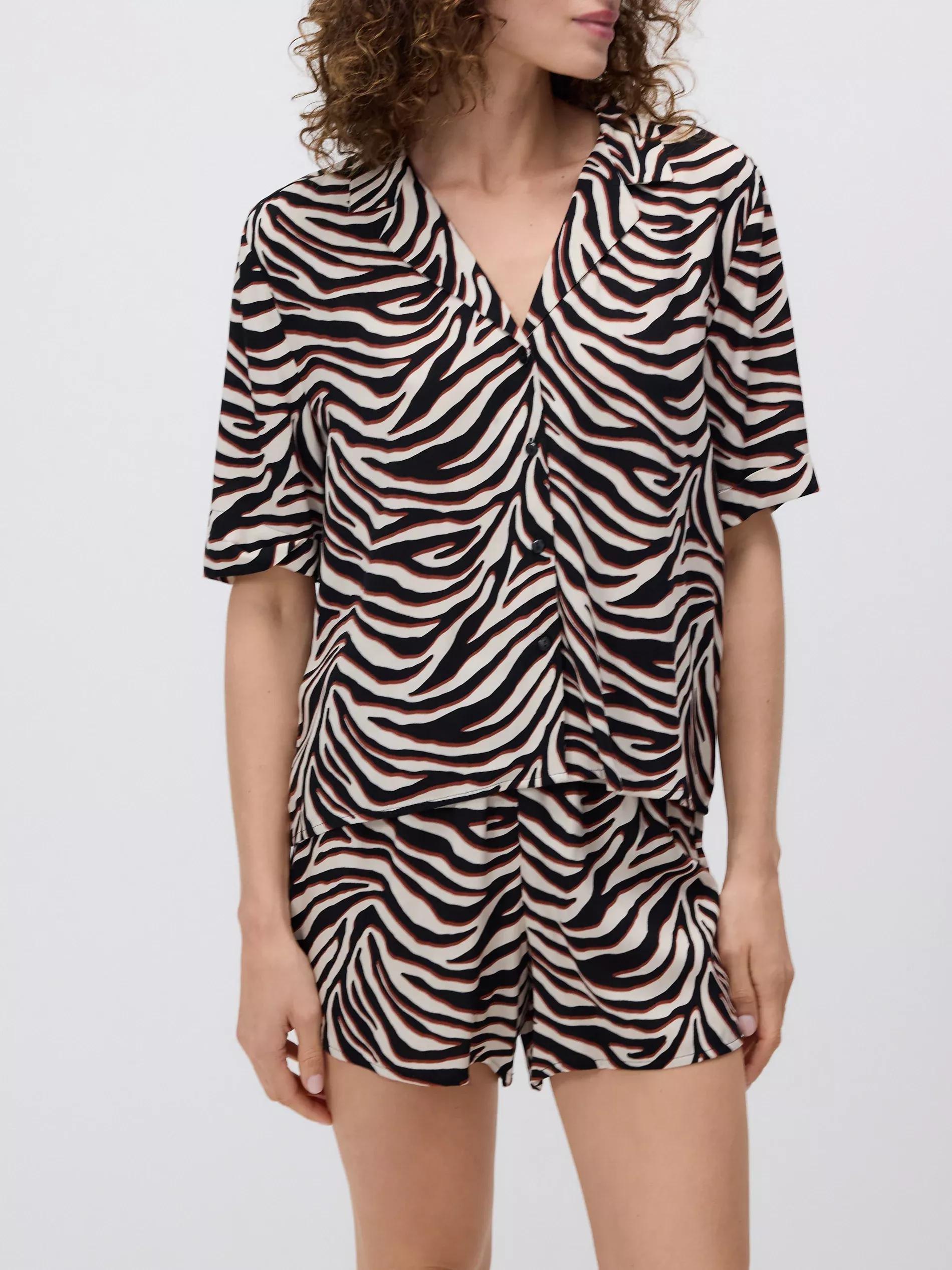 Black Two Piece Pyjama Set With Animal Print, Black, large image number 2