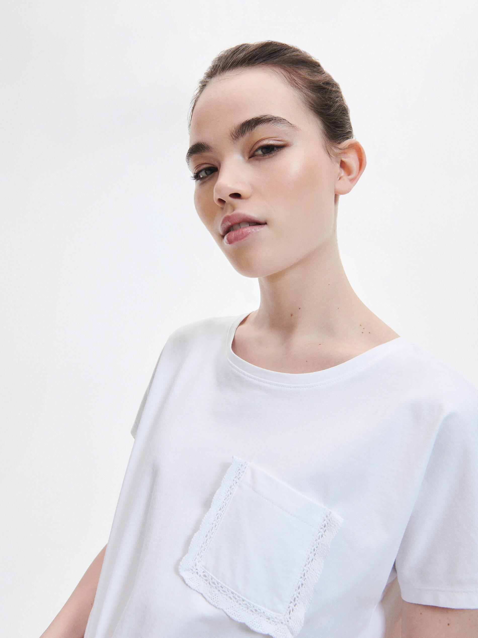 White Regular Fit T-Shirt With Pocket, , large image number 4