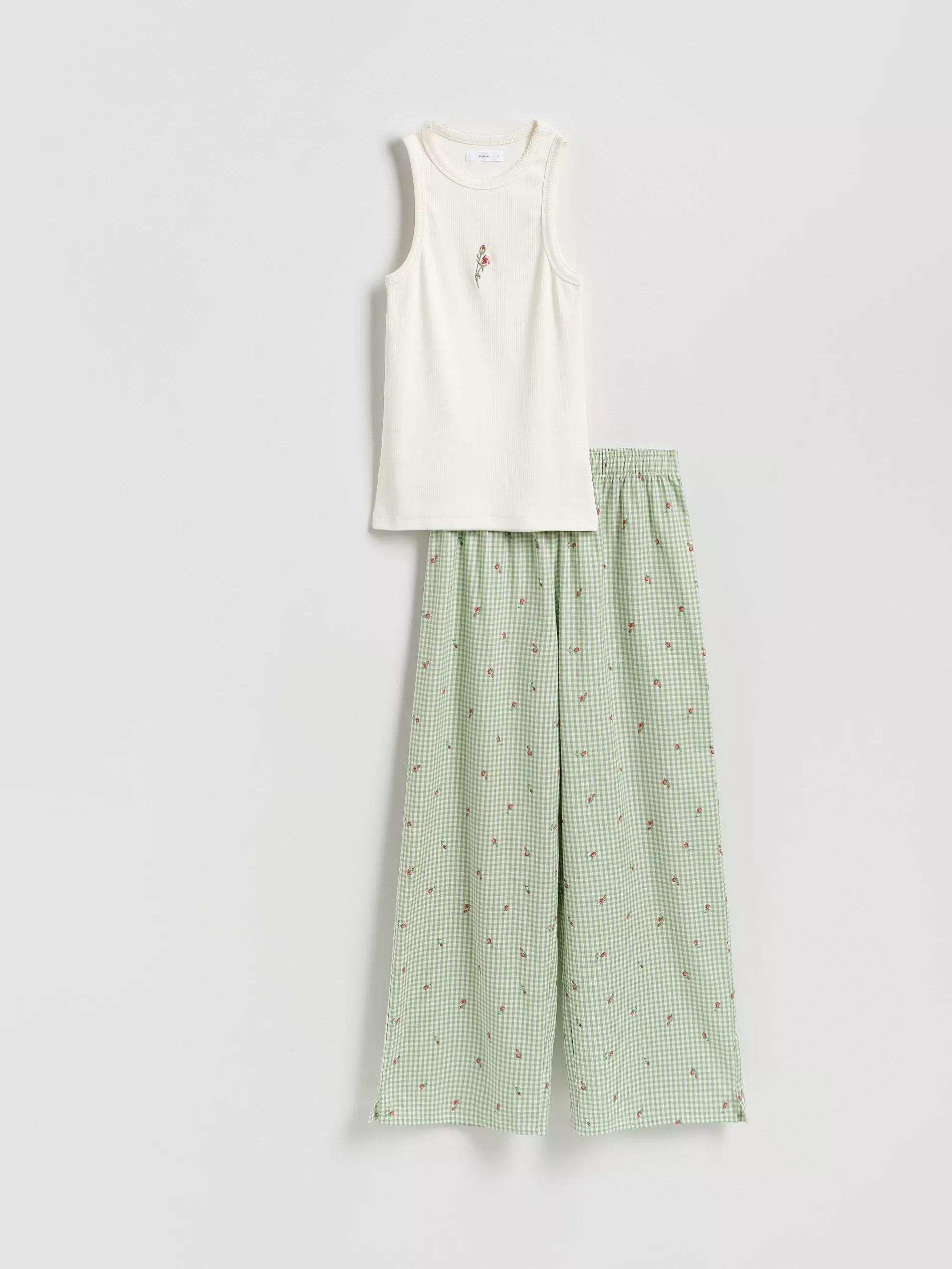 Green Two Piece Pyjama Set With Embroidery, Green, large image number 3