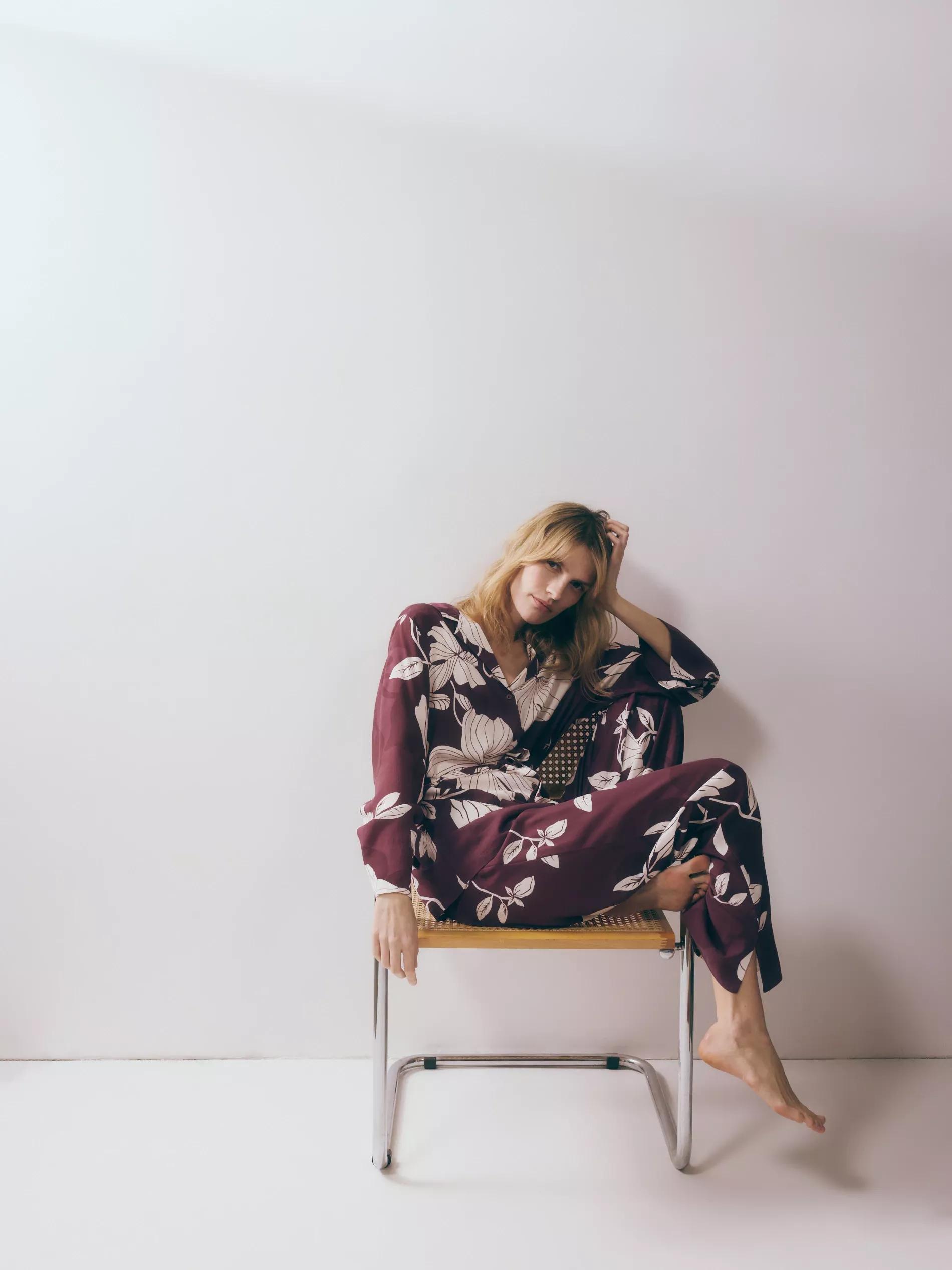 Mahogany Two Piece Viscose Pyjama Set, Burgundy, large image number 4