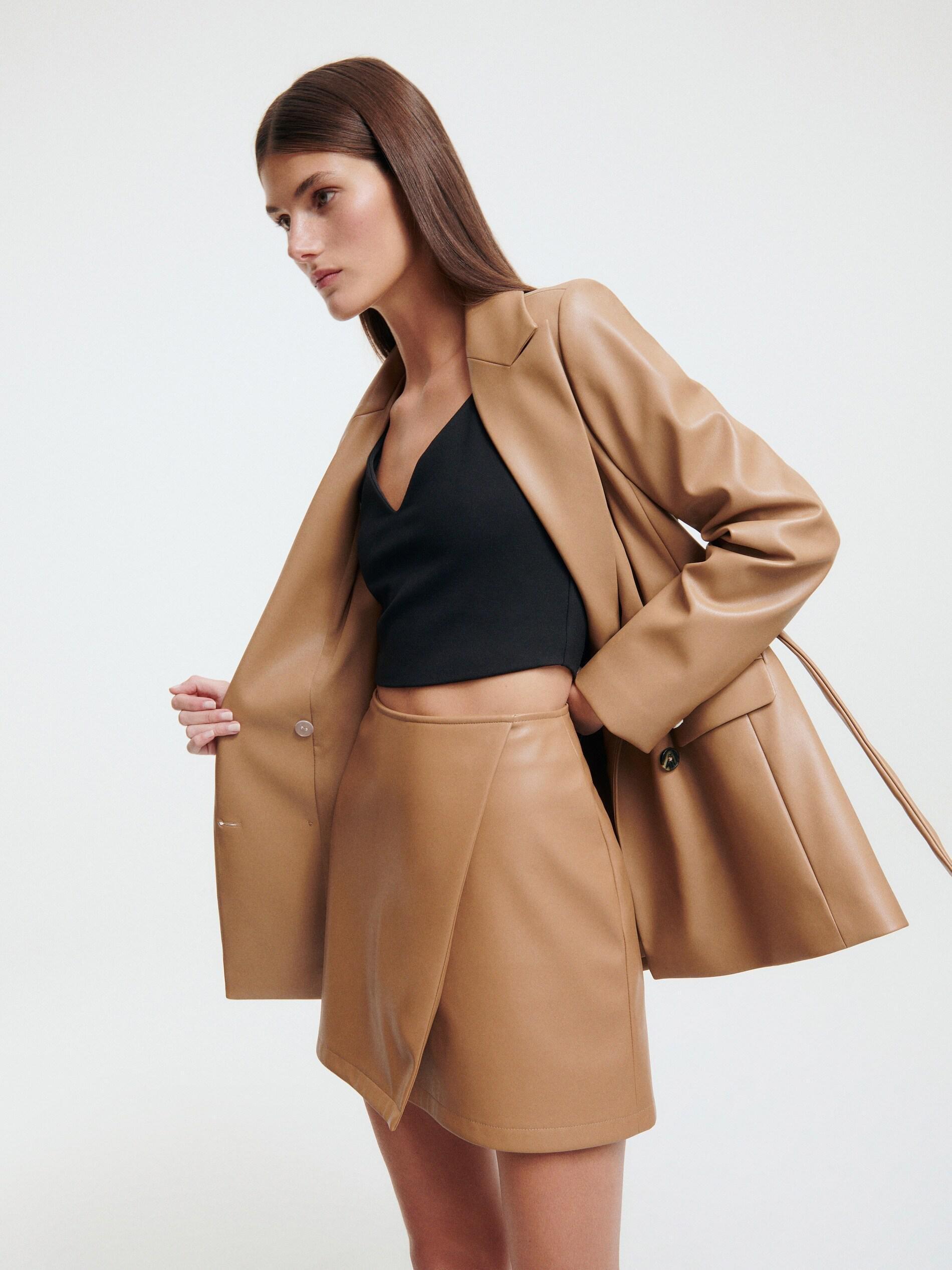 Beige leather skirt with zip sales