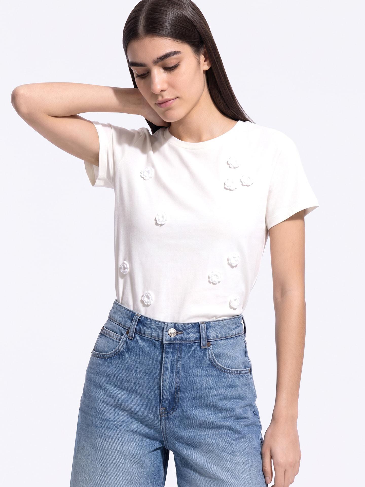 Cream T-Shirt With Applique, Ivory, medium