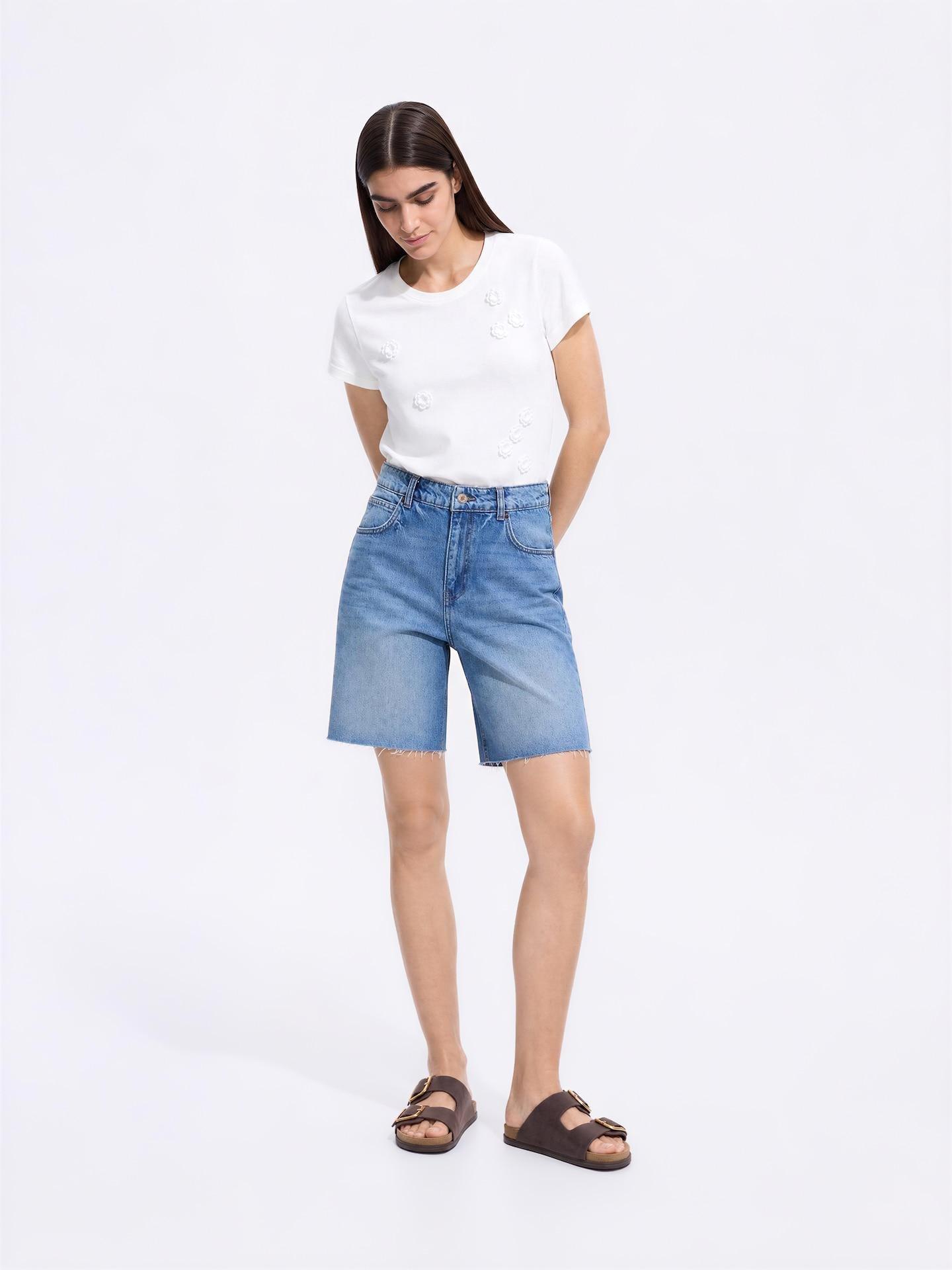 Cream T-Shirt With Applique, Ivory, medium