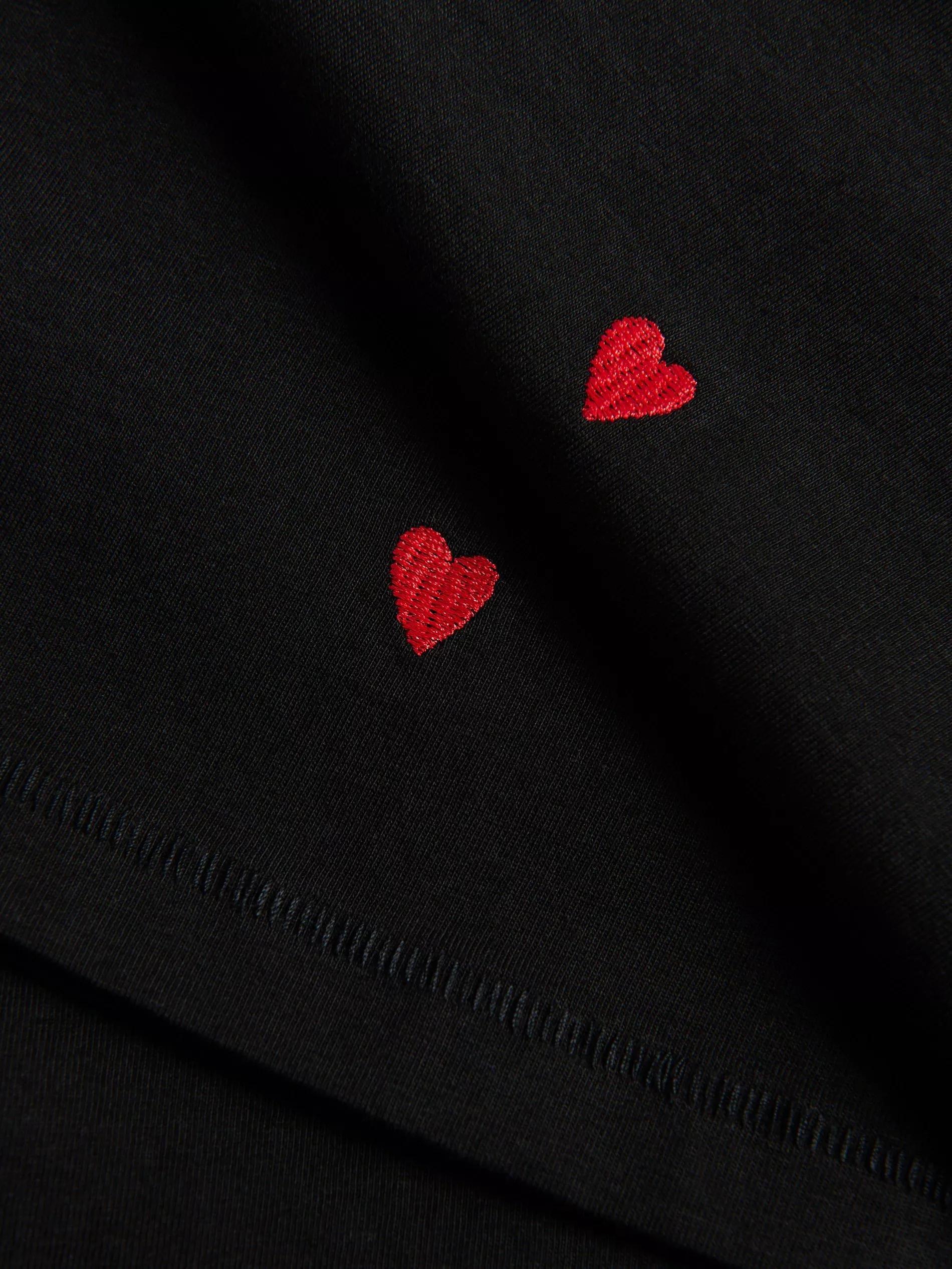 Black T-Shirt With Heart Print, Black, large image number 5