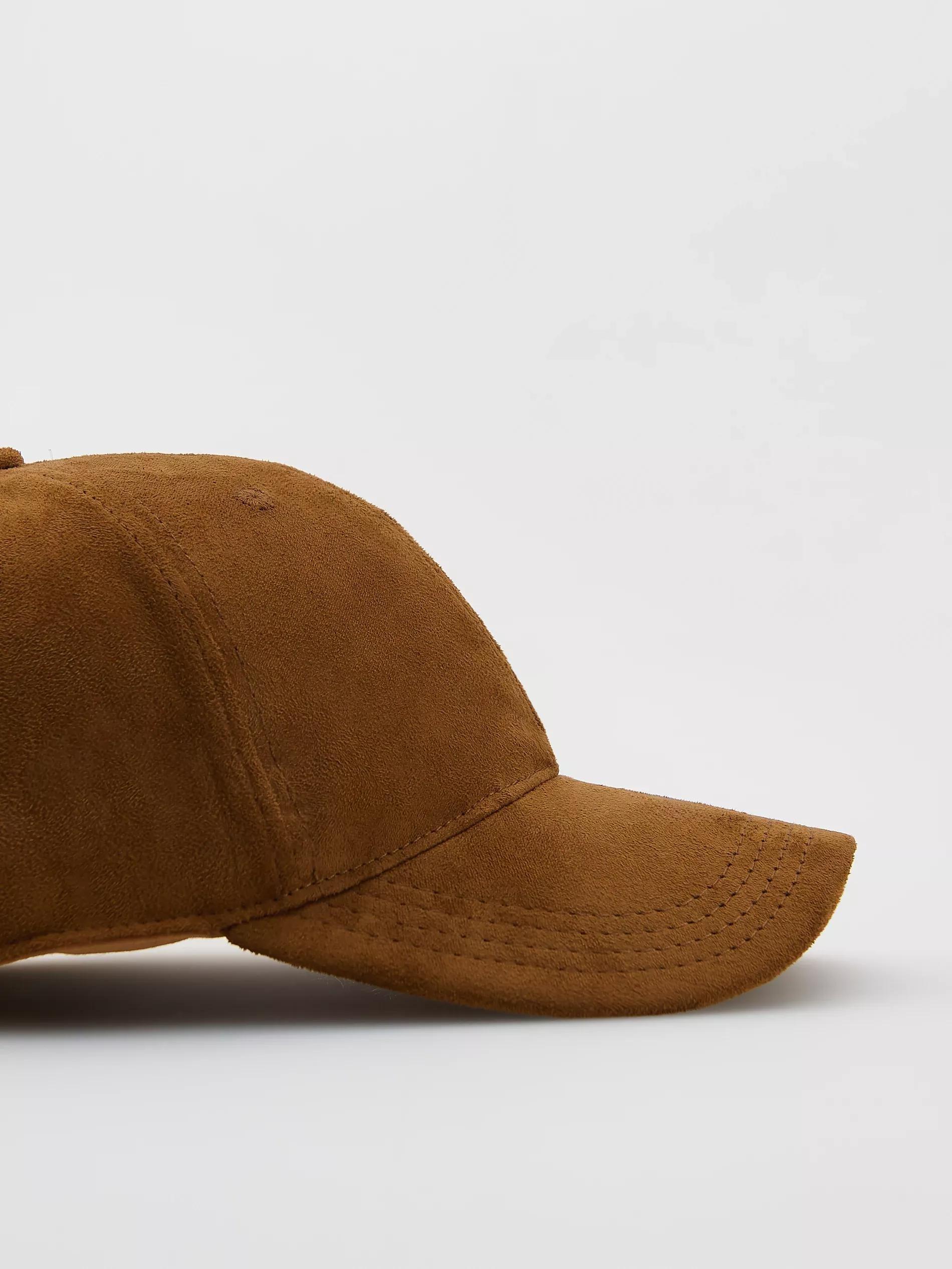 Red Cap, Burgundy, large image number 1