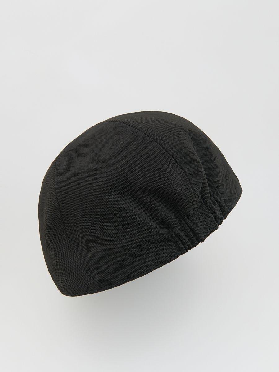 كاب أسود, Black, medium