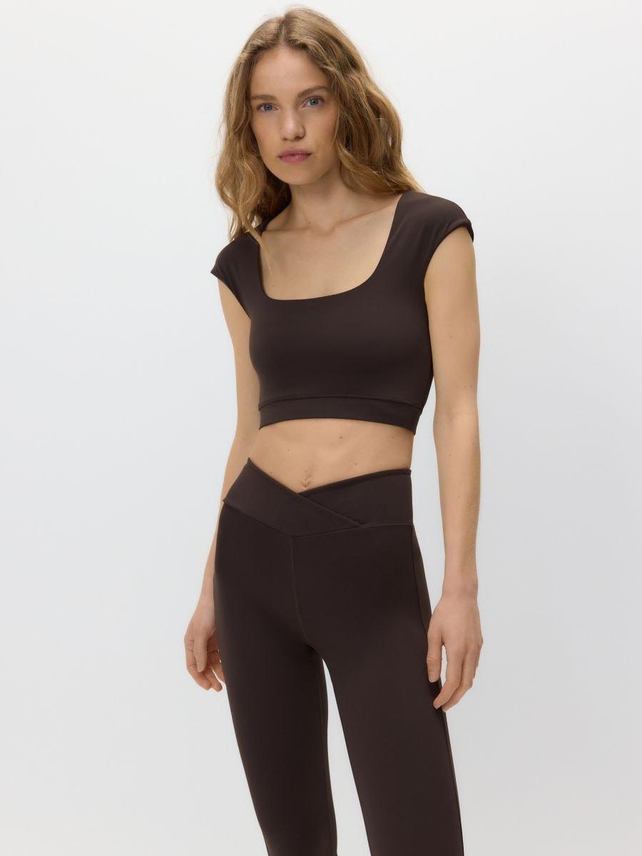 توب قصير بني, Brown, medium