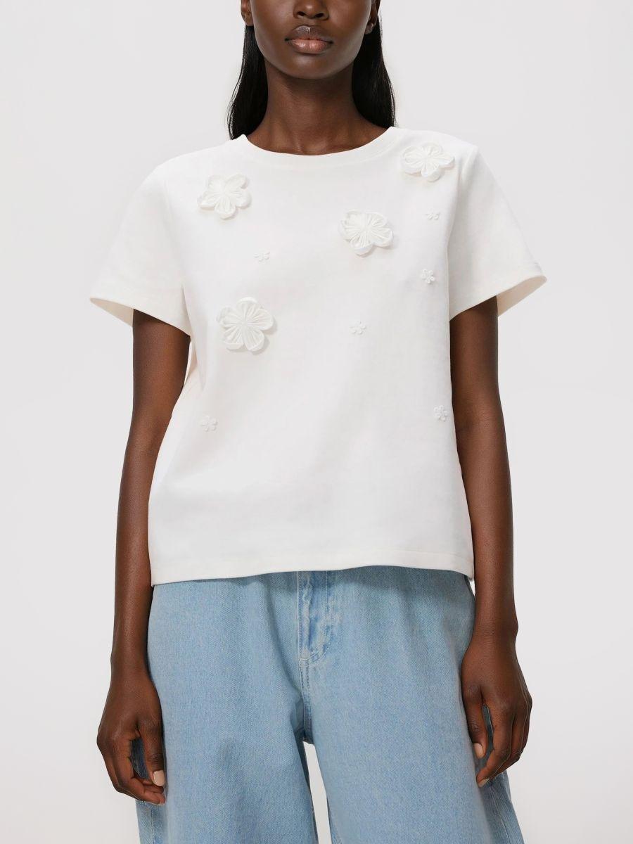Cream T-shirt with flower Applique, Ivory, medium