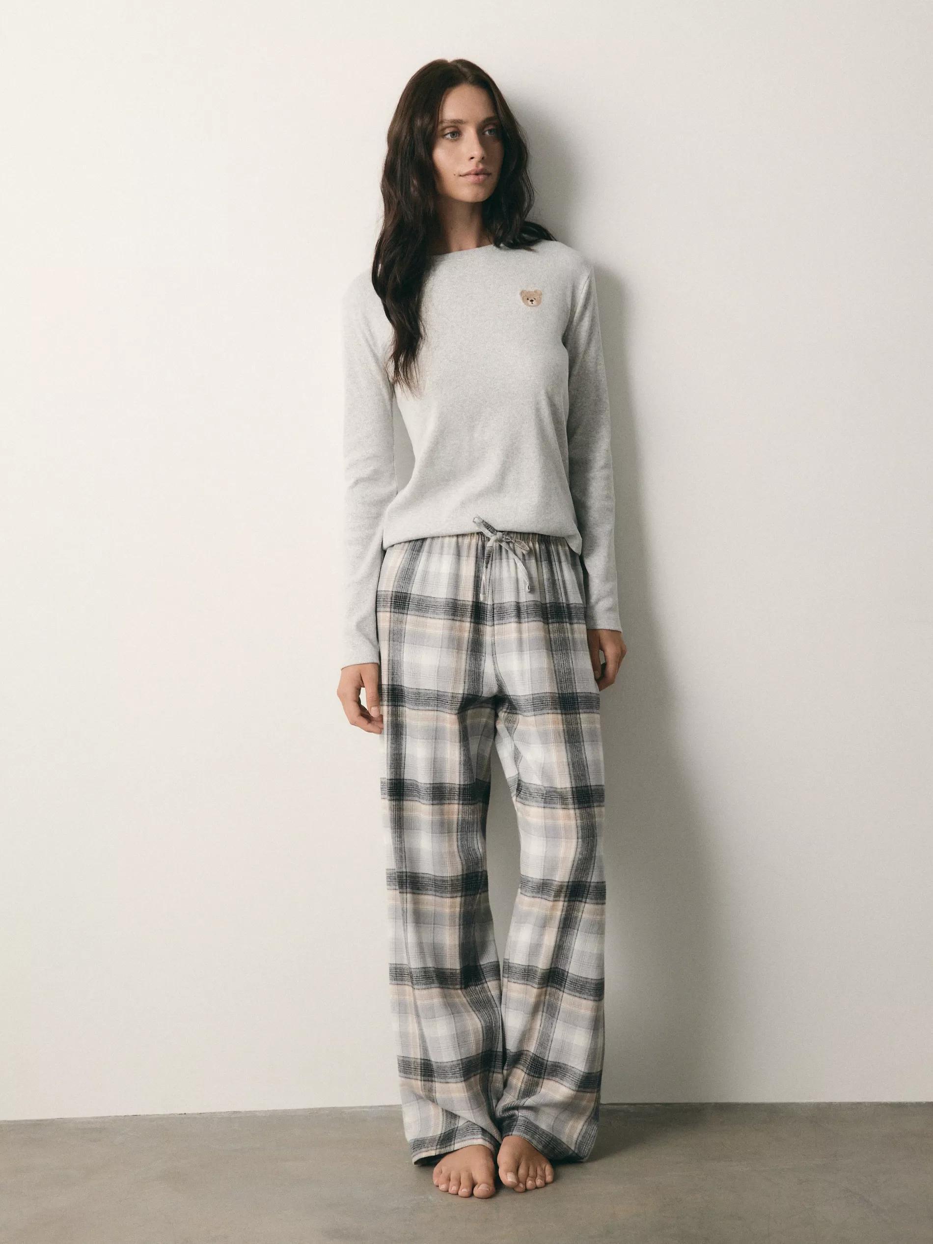 Grey Two Piece Pyjama Set With Bear Print, Light grey, medium