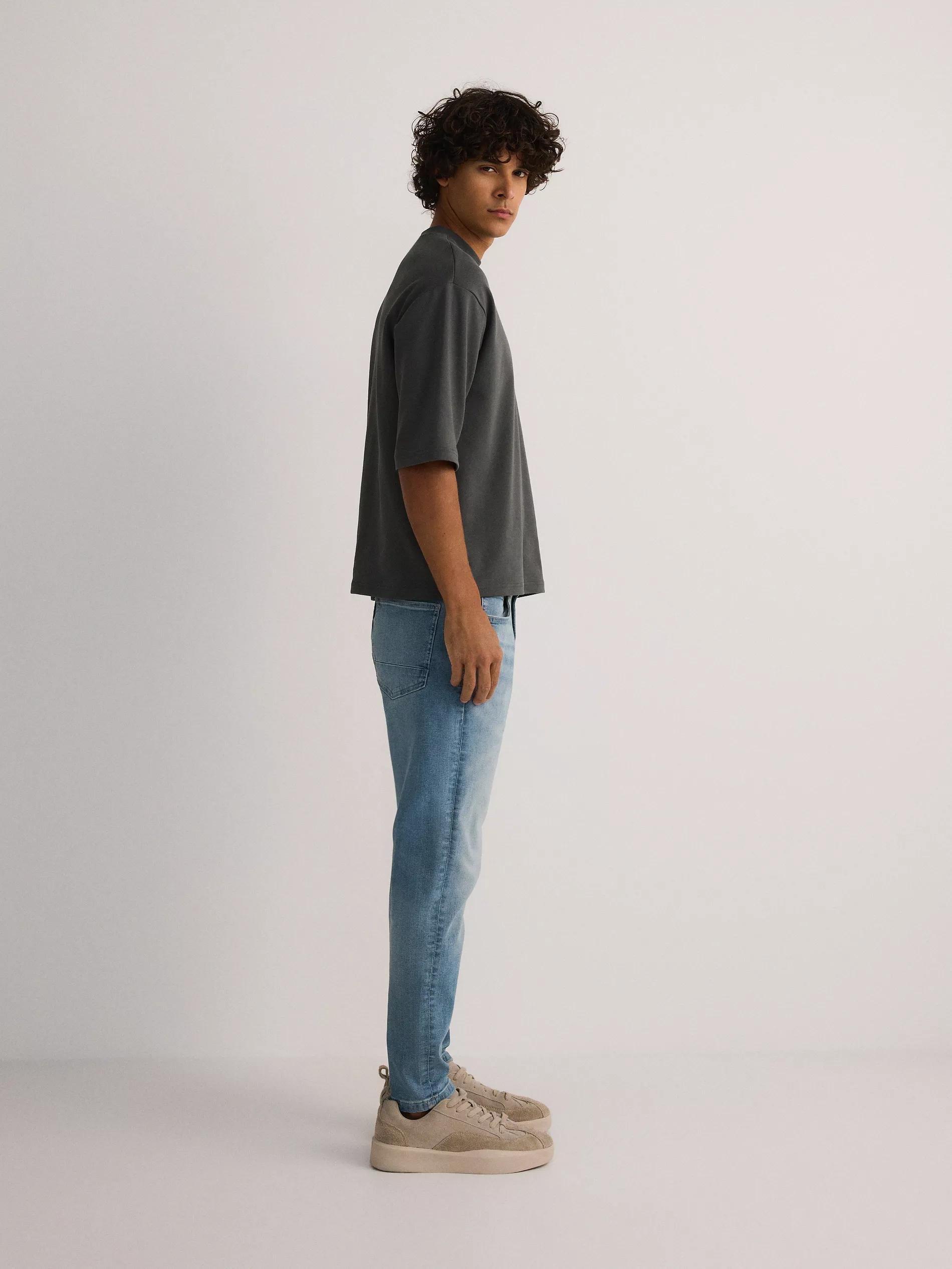Blue Slim-Fit Jeans In Carrot Fit, , large image number 3