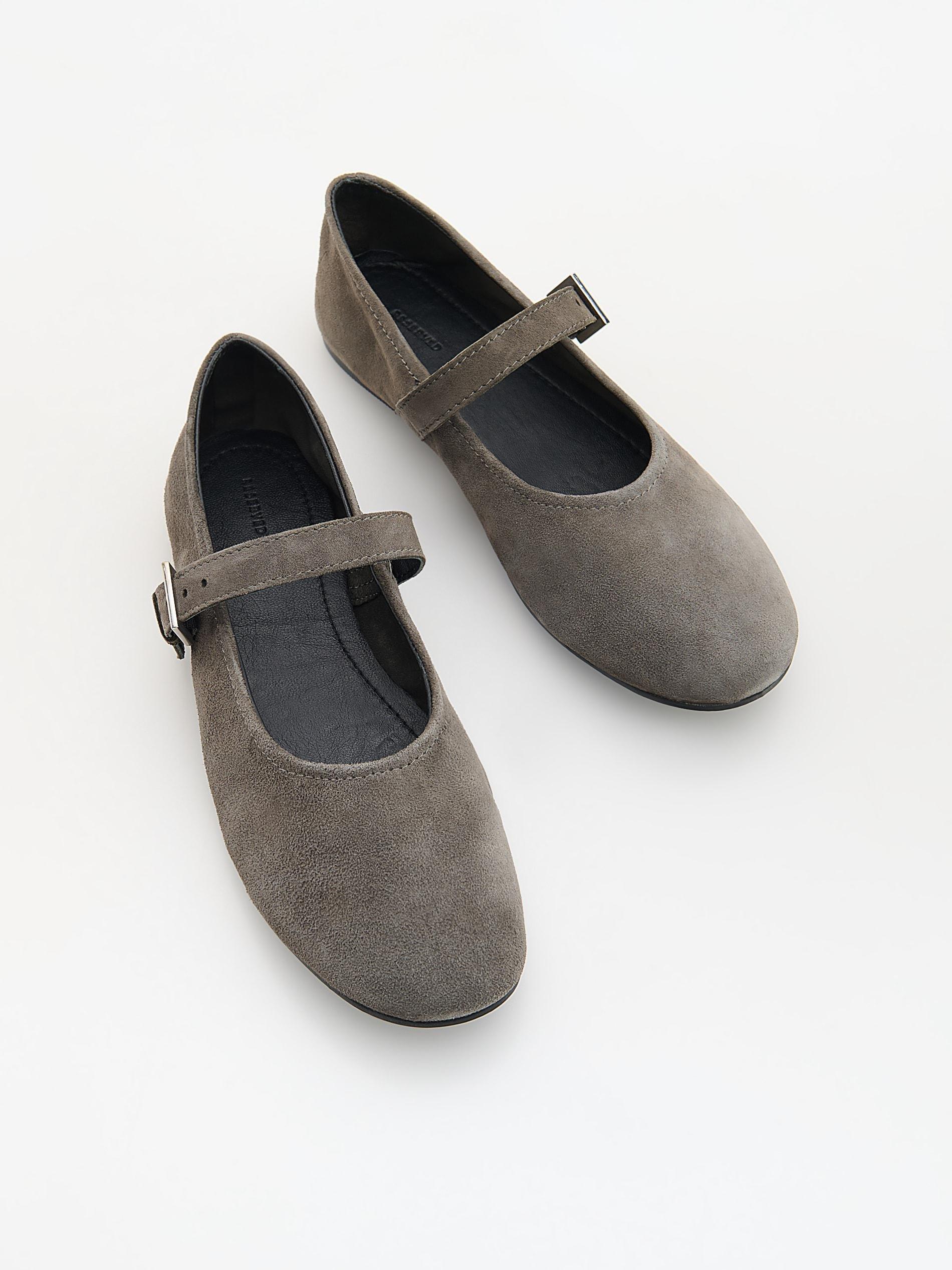 Grey Suede Ballerinas With Strap, Grey, medium