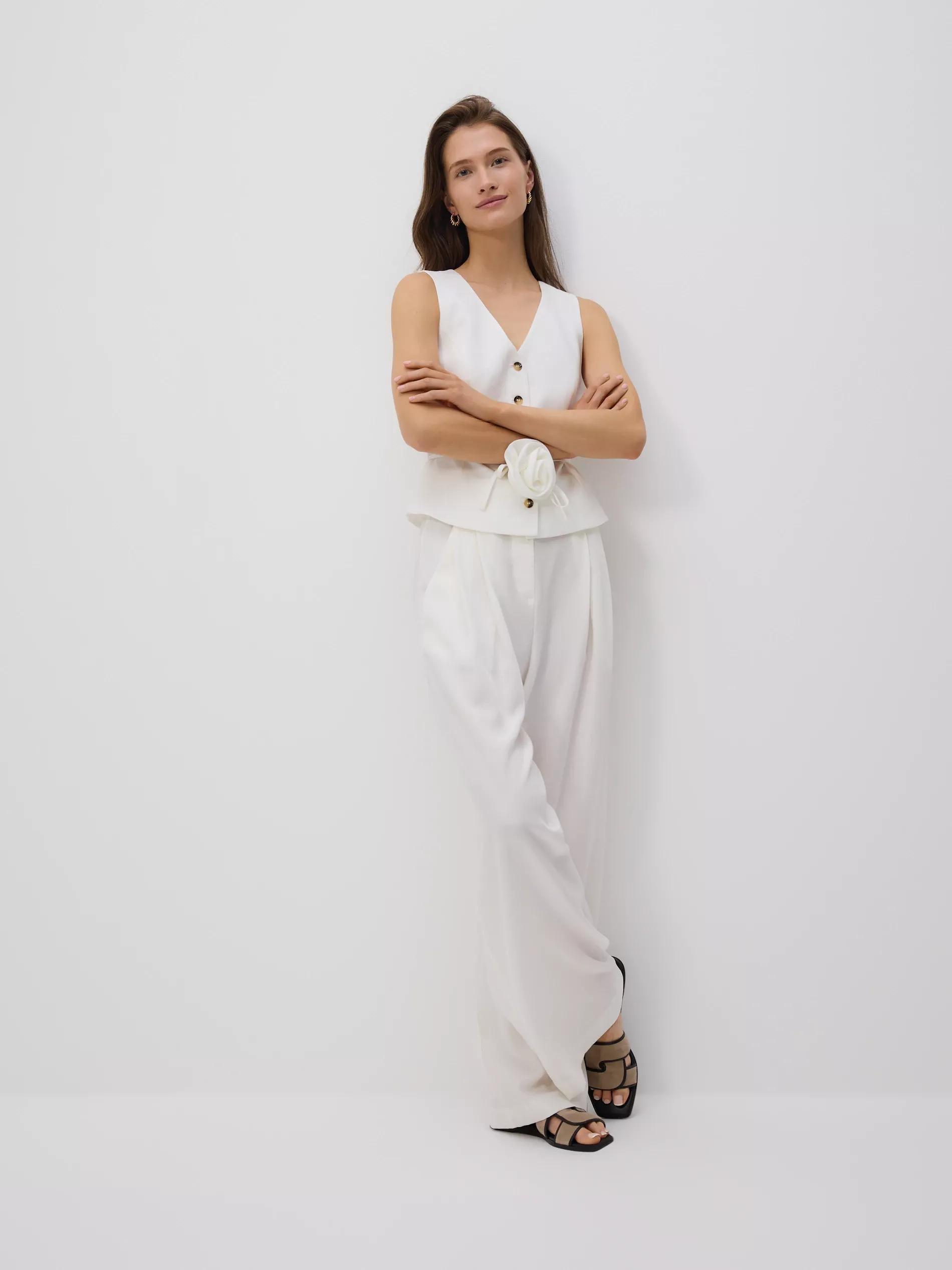 Cream Vest with high lyocell content, , large image number 2