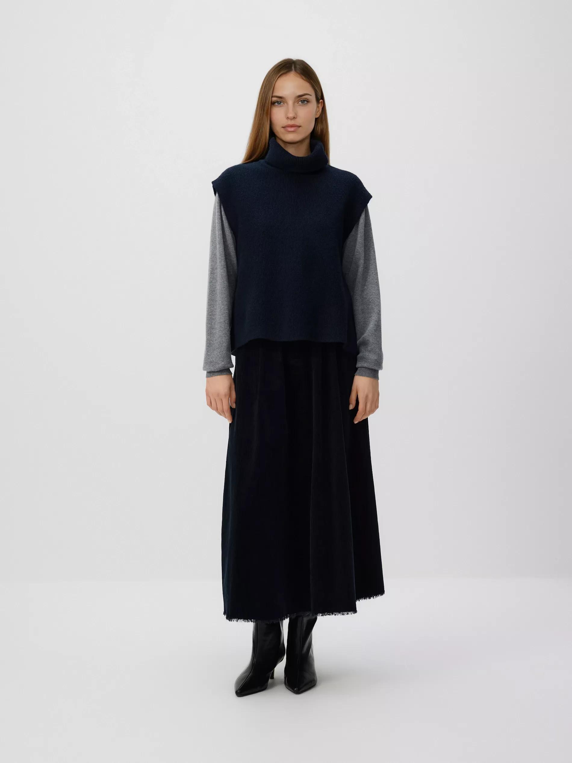 Navy Knitted Fabric Turtle-Neck Vest, Navy, large image number 2