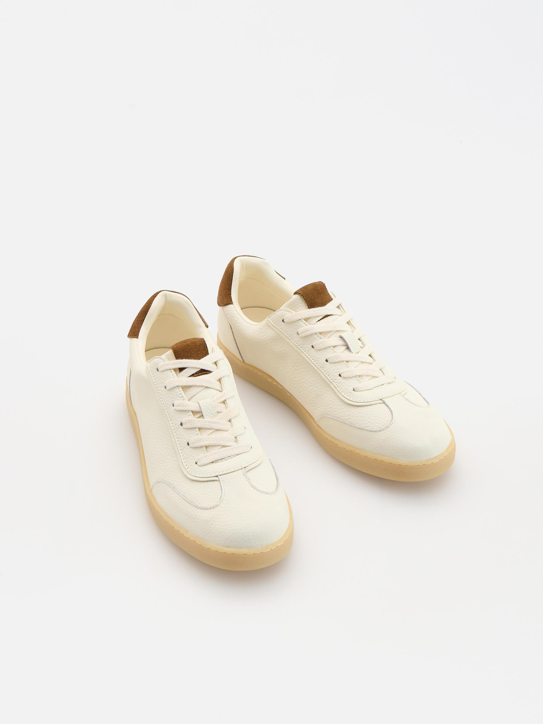 سنيكرز أبيض غني بالجلد, White, medium