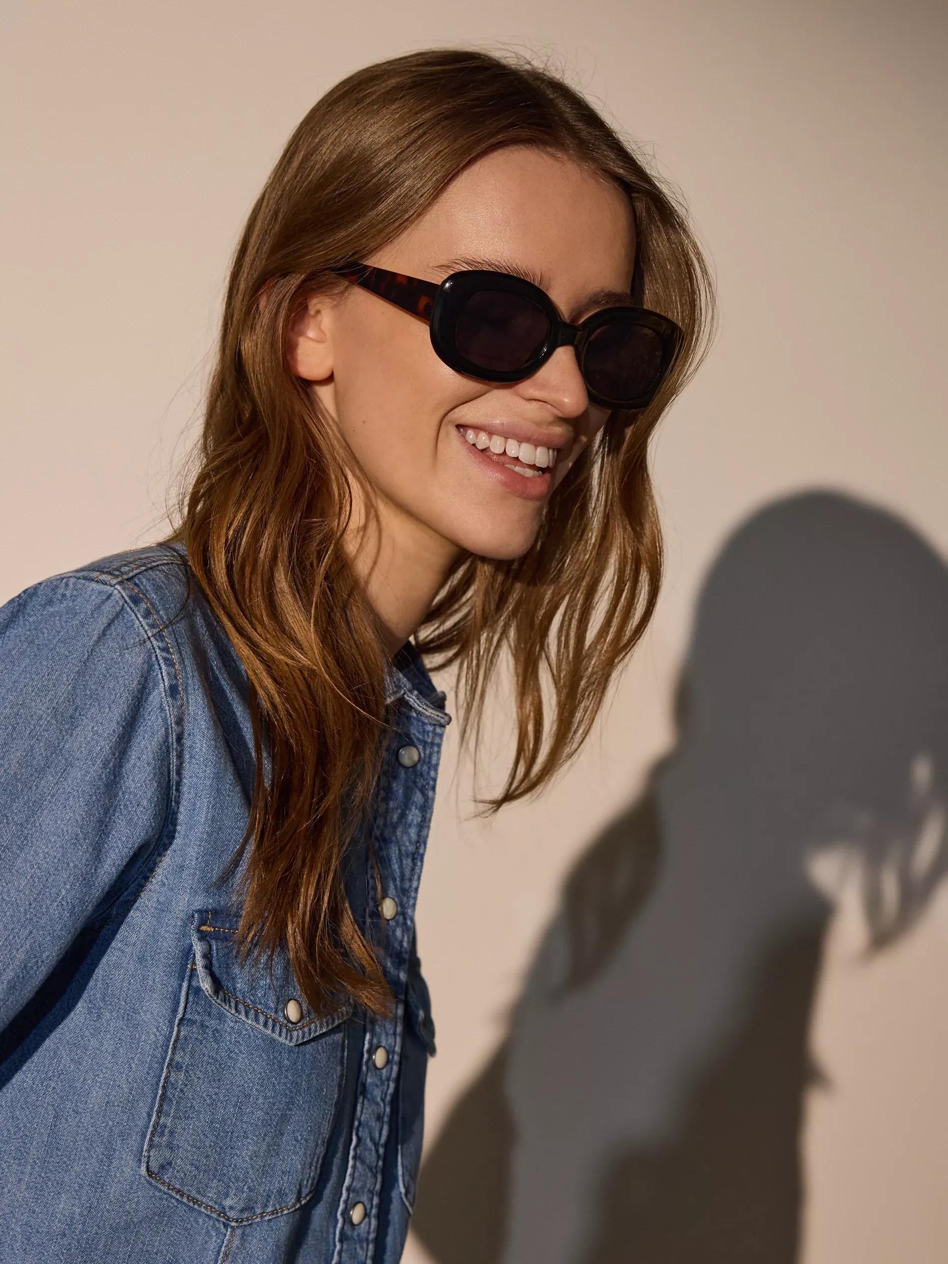 Black Sunglasses, Black, large image number 0