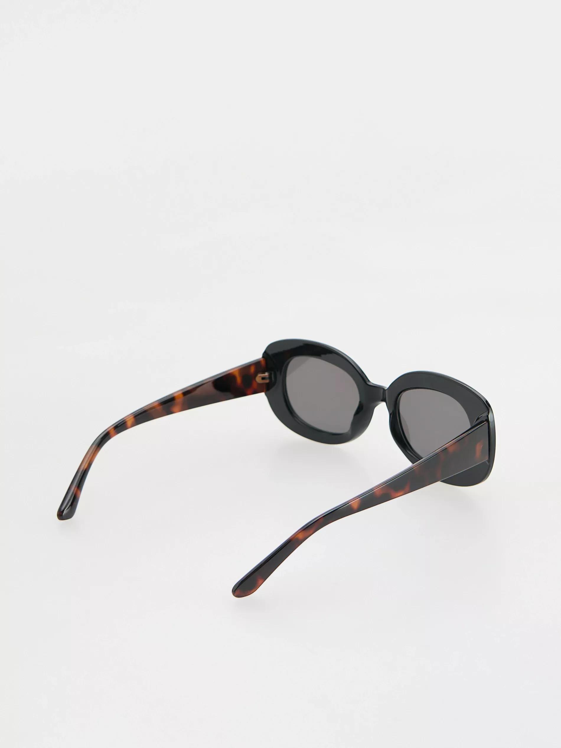 Black Sunglasses, Black, large image number 3