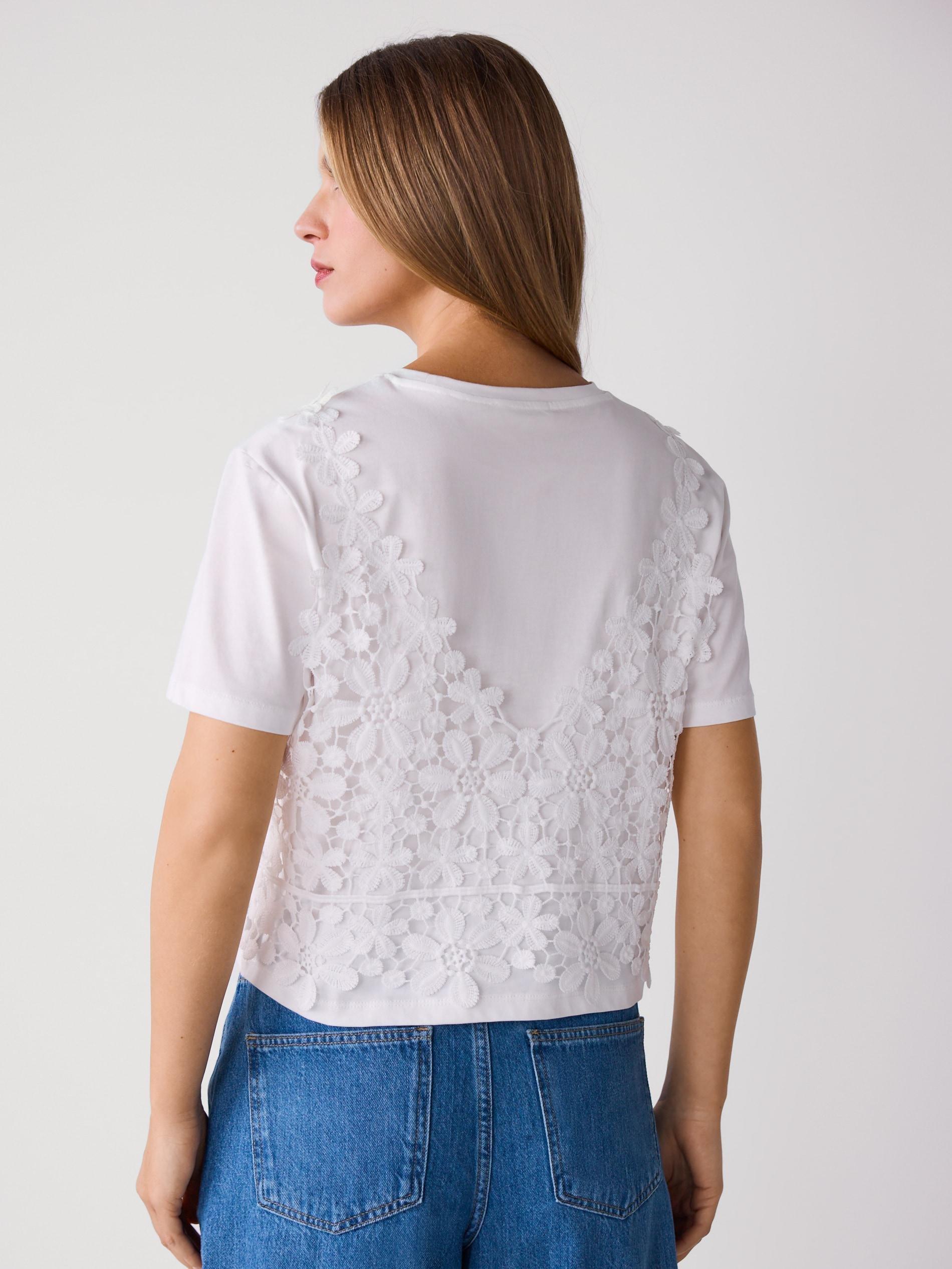 White T-Shirt With A Crocheted Applique, White, large image number 3