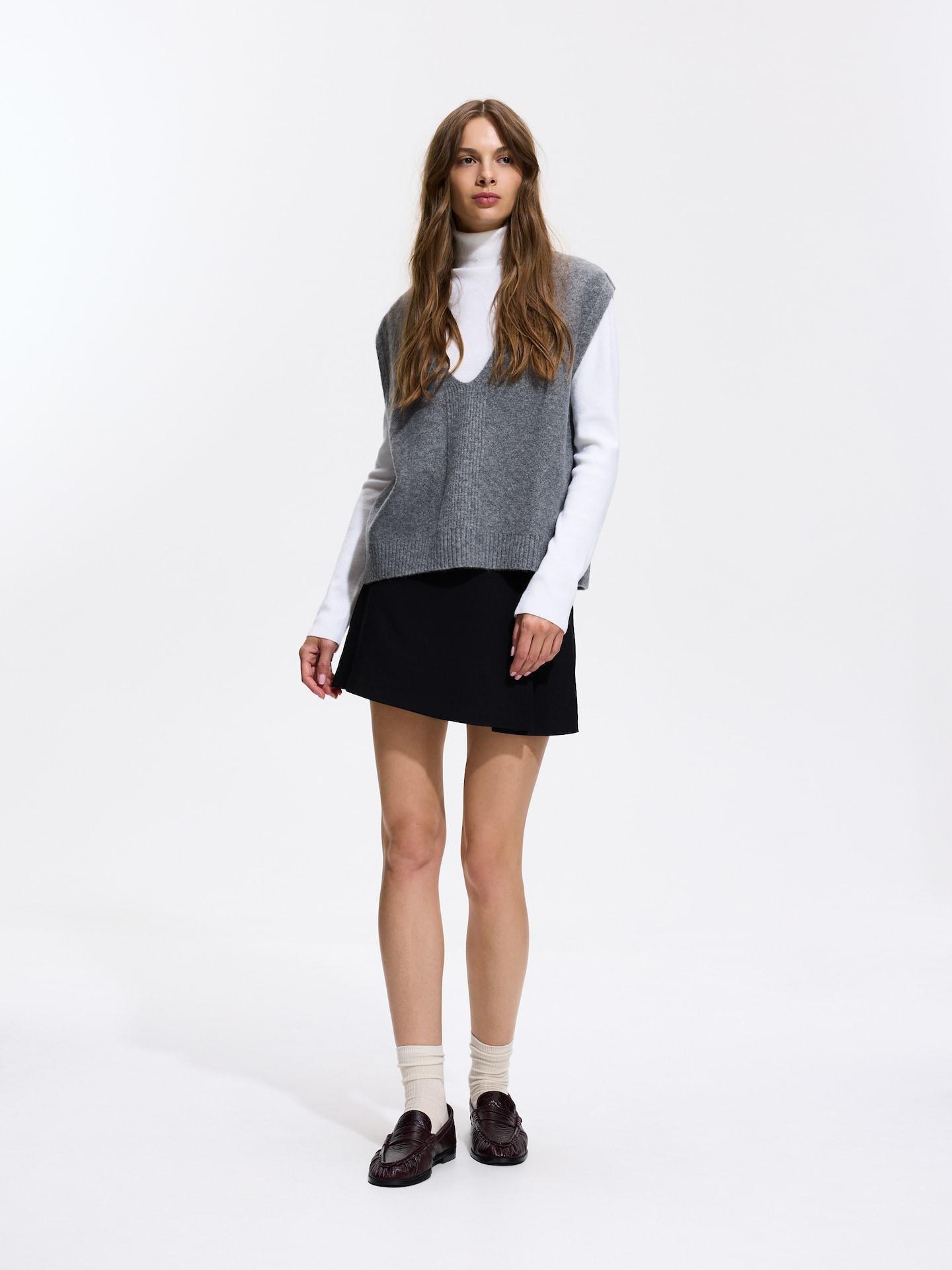 Black Shorts, Black, large image number 1