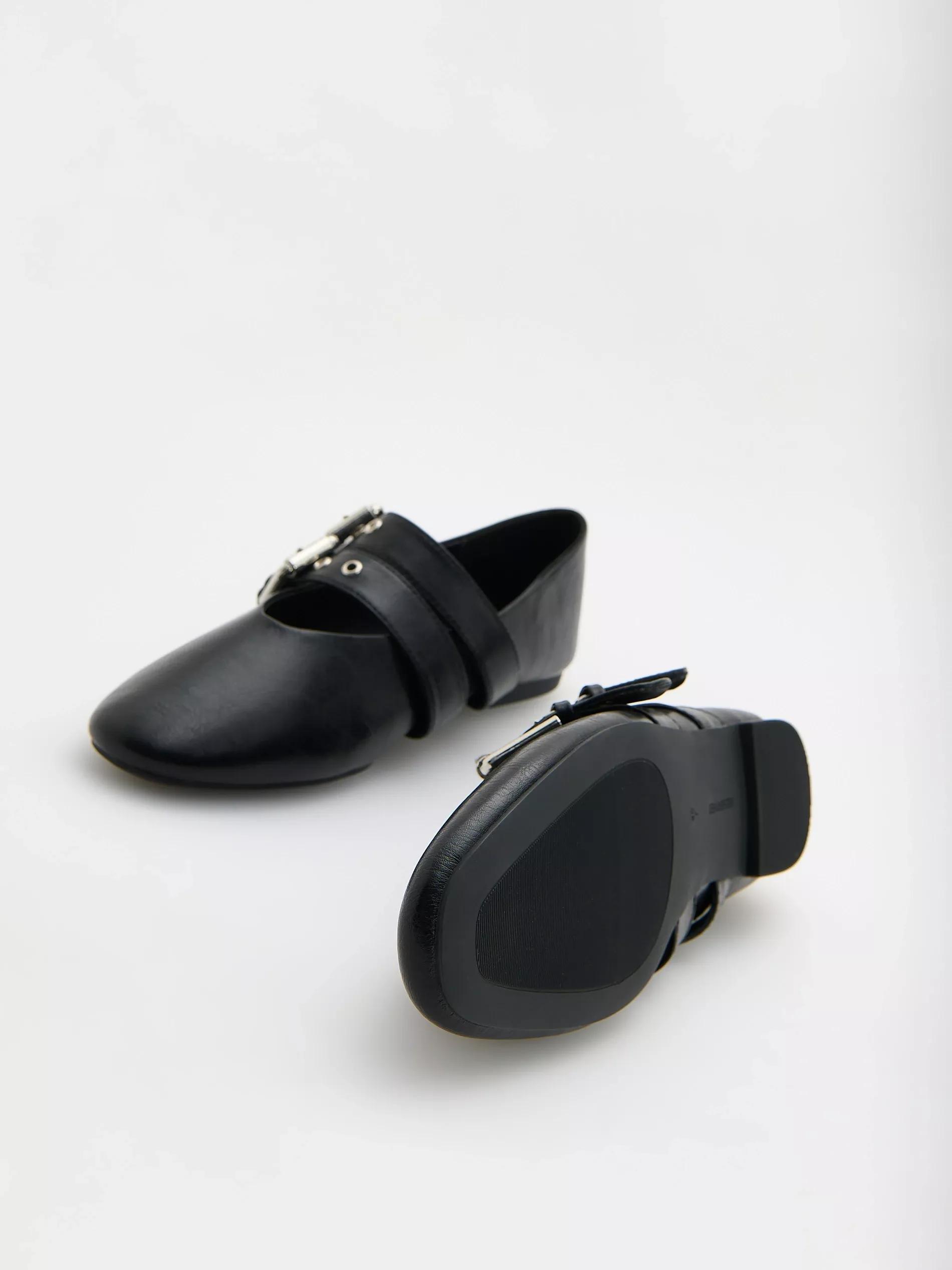 Black Leather Ballet Flats With Straps, , large image number 3
