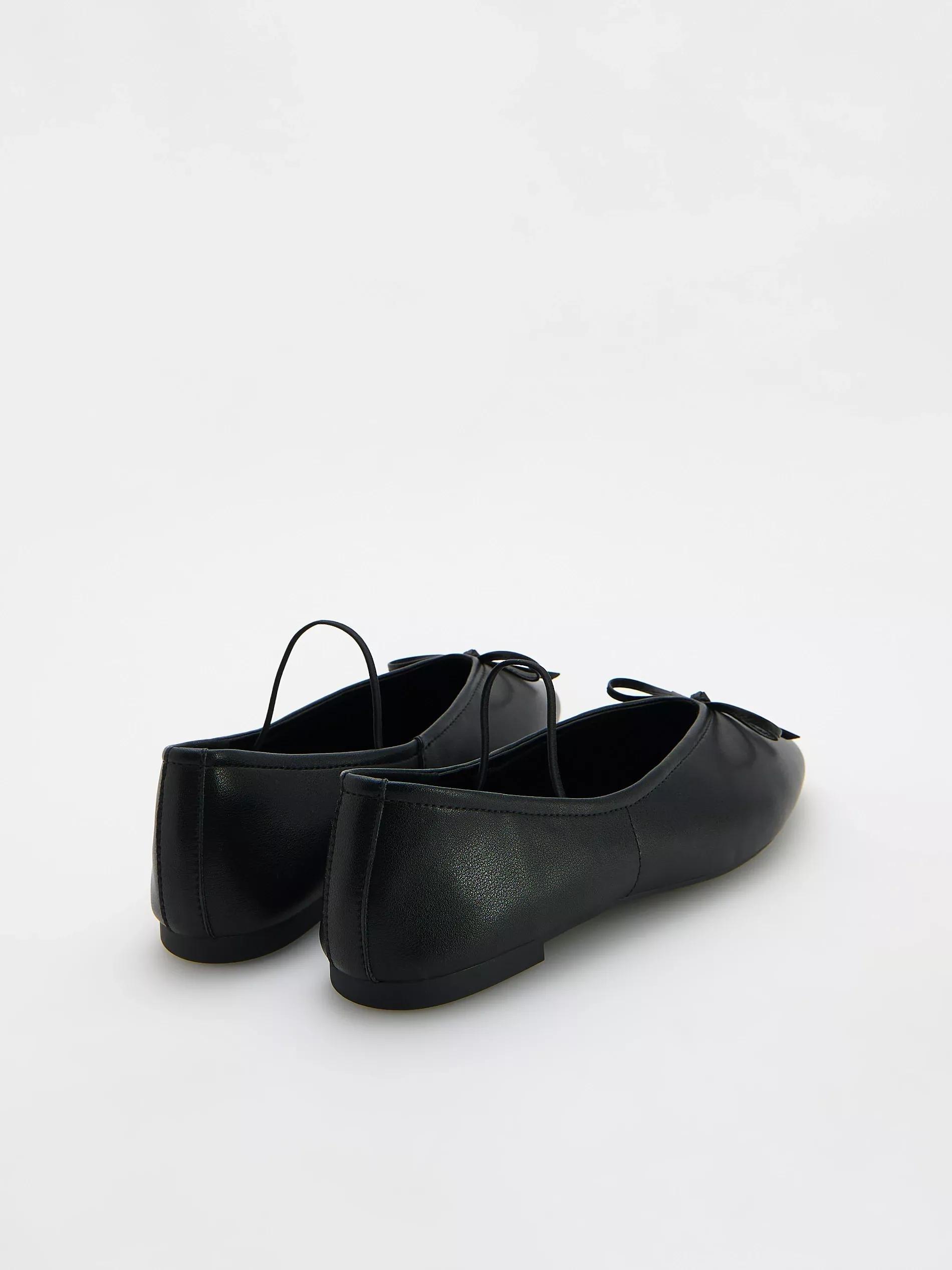 Black Leather Ballet Flats With Strap, , large image number 2