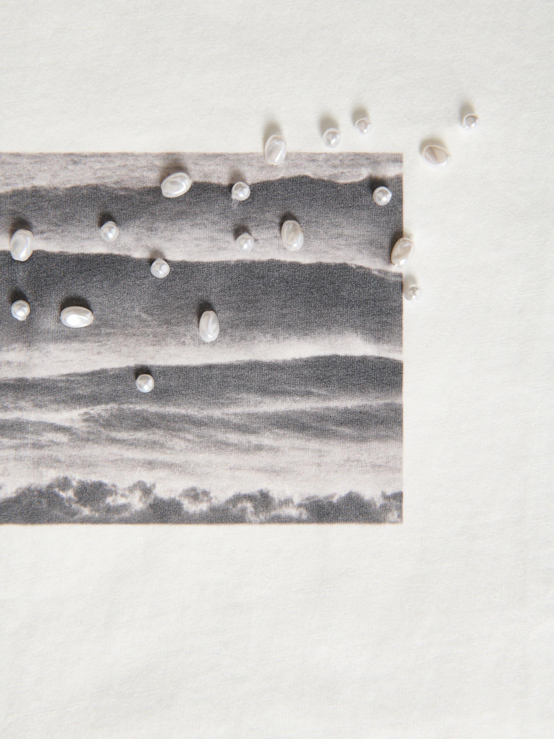 White T-Shirt With Print And Appliqué, , large image number 5