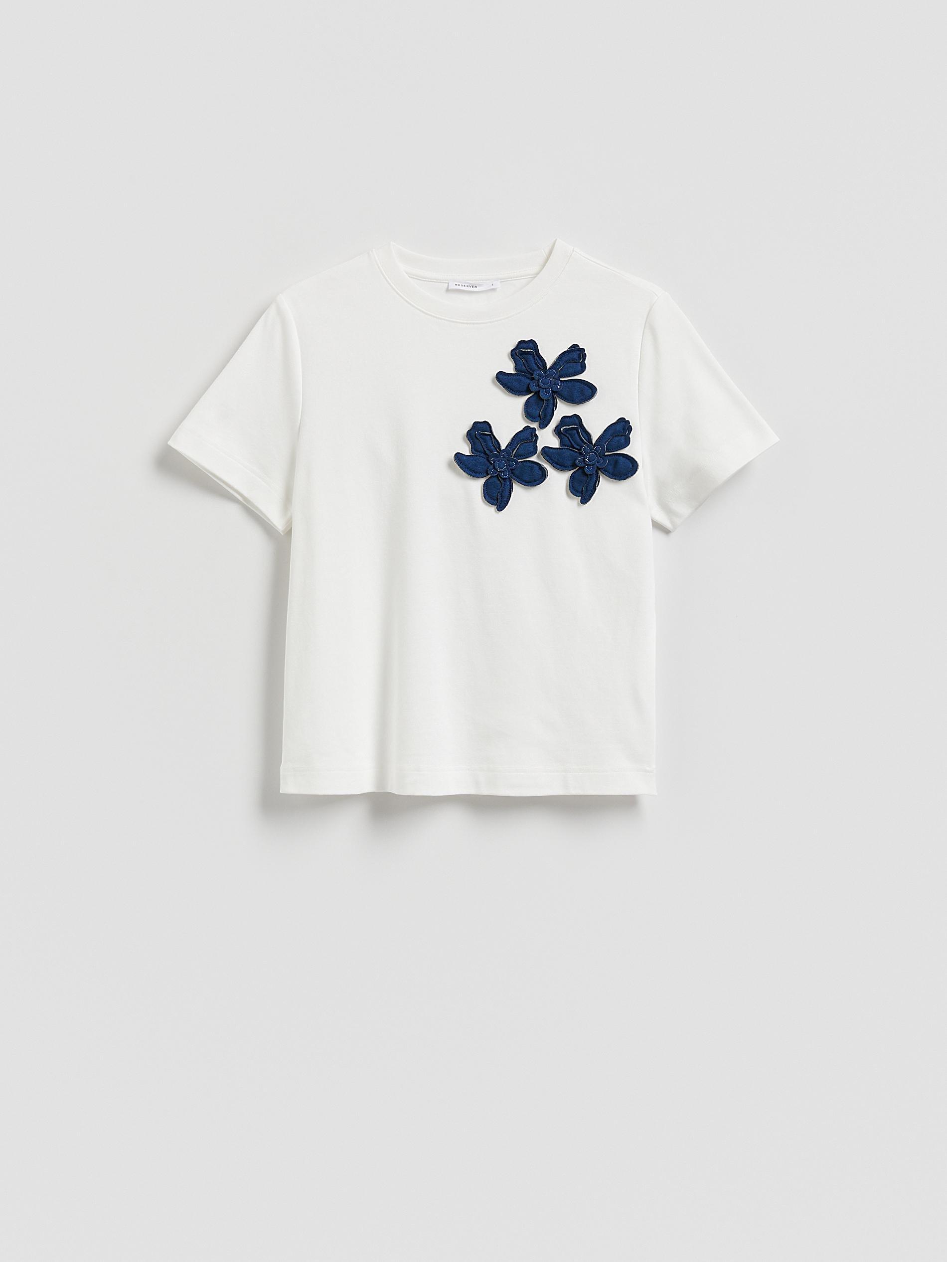 White T-Shirt With Flower Applique, 7401_00C, medium