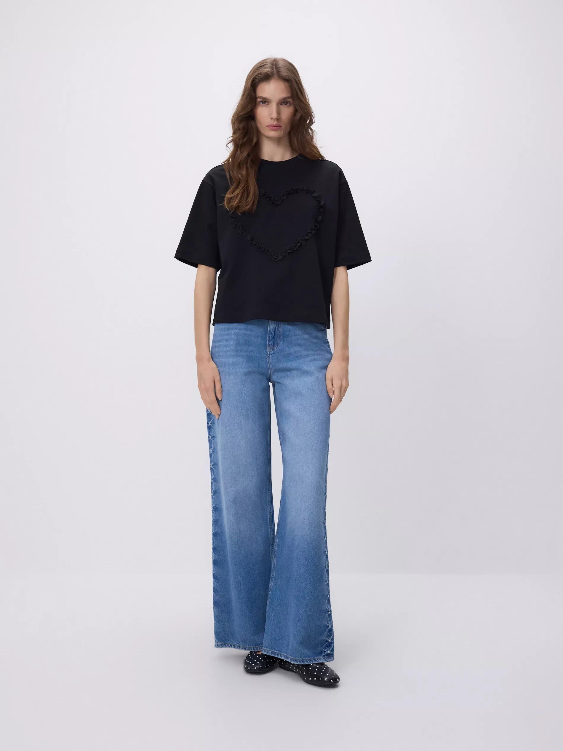 Black T-Shirt With Heart Applique, Black, large image number 3