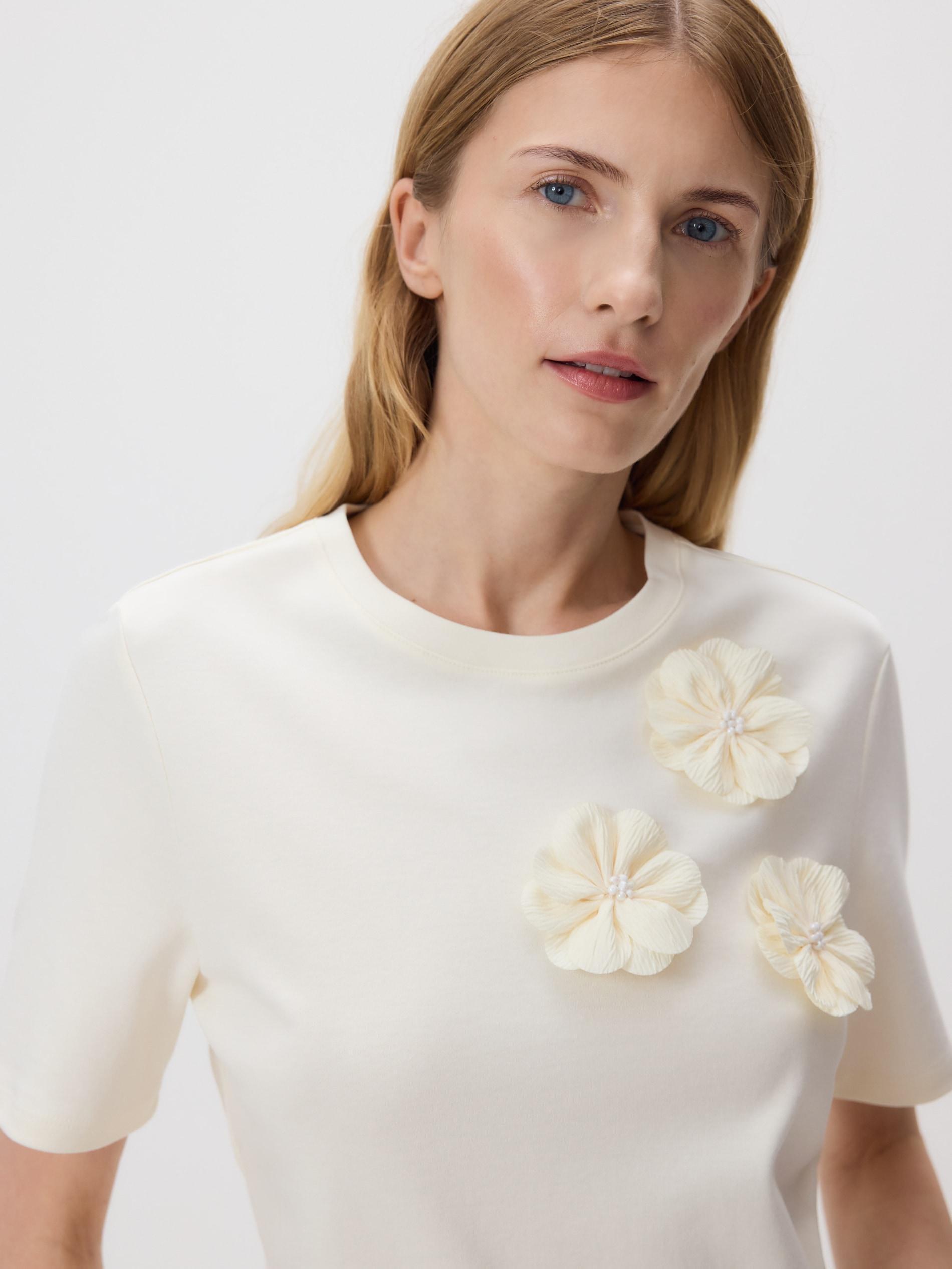 Beige T-Shirt With Flower Applique, , large image number 2
