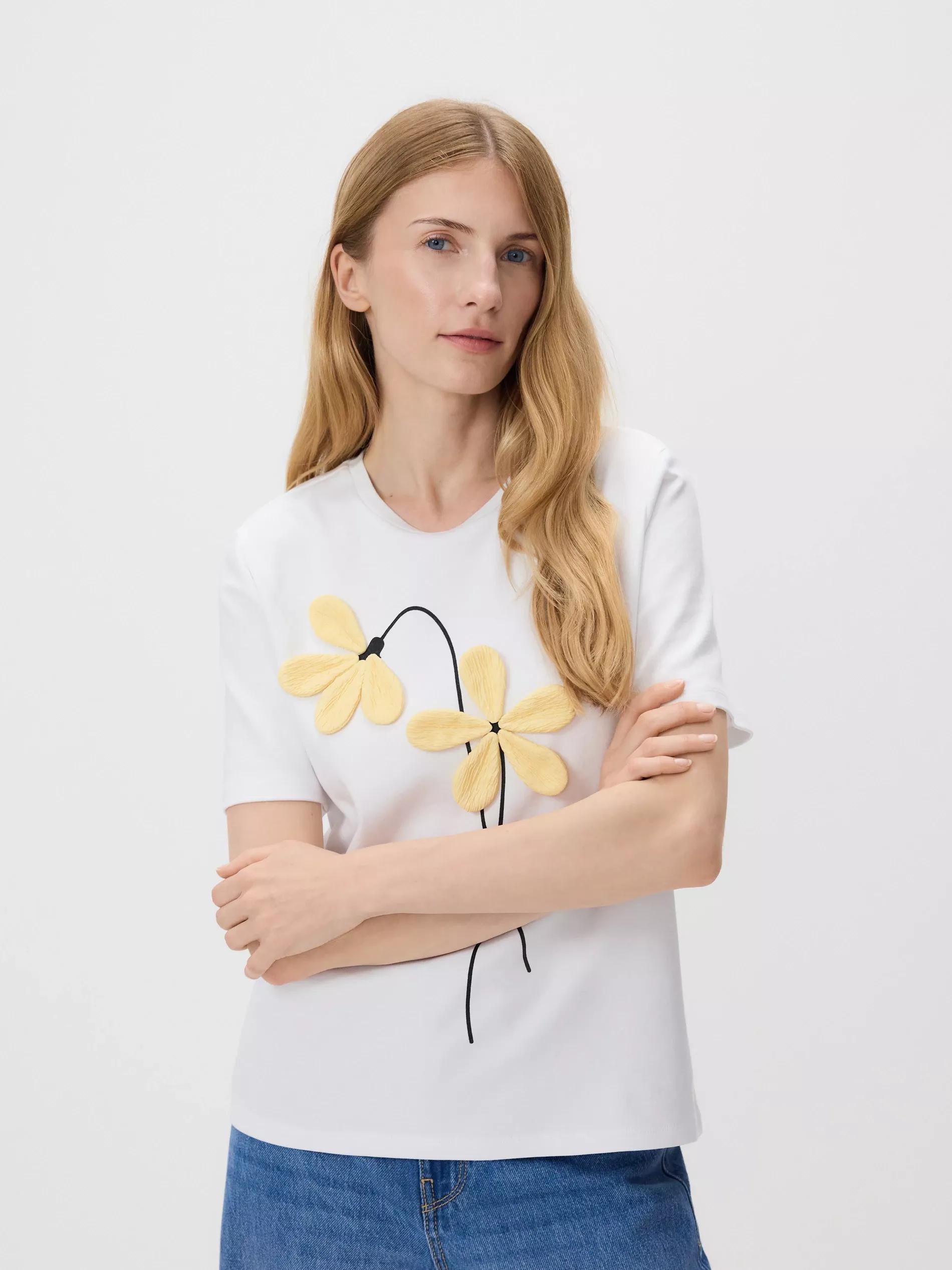Cream T-Shirt With Flower Applique, Ivory, medium