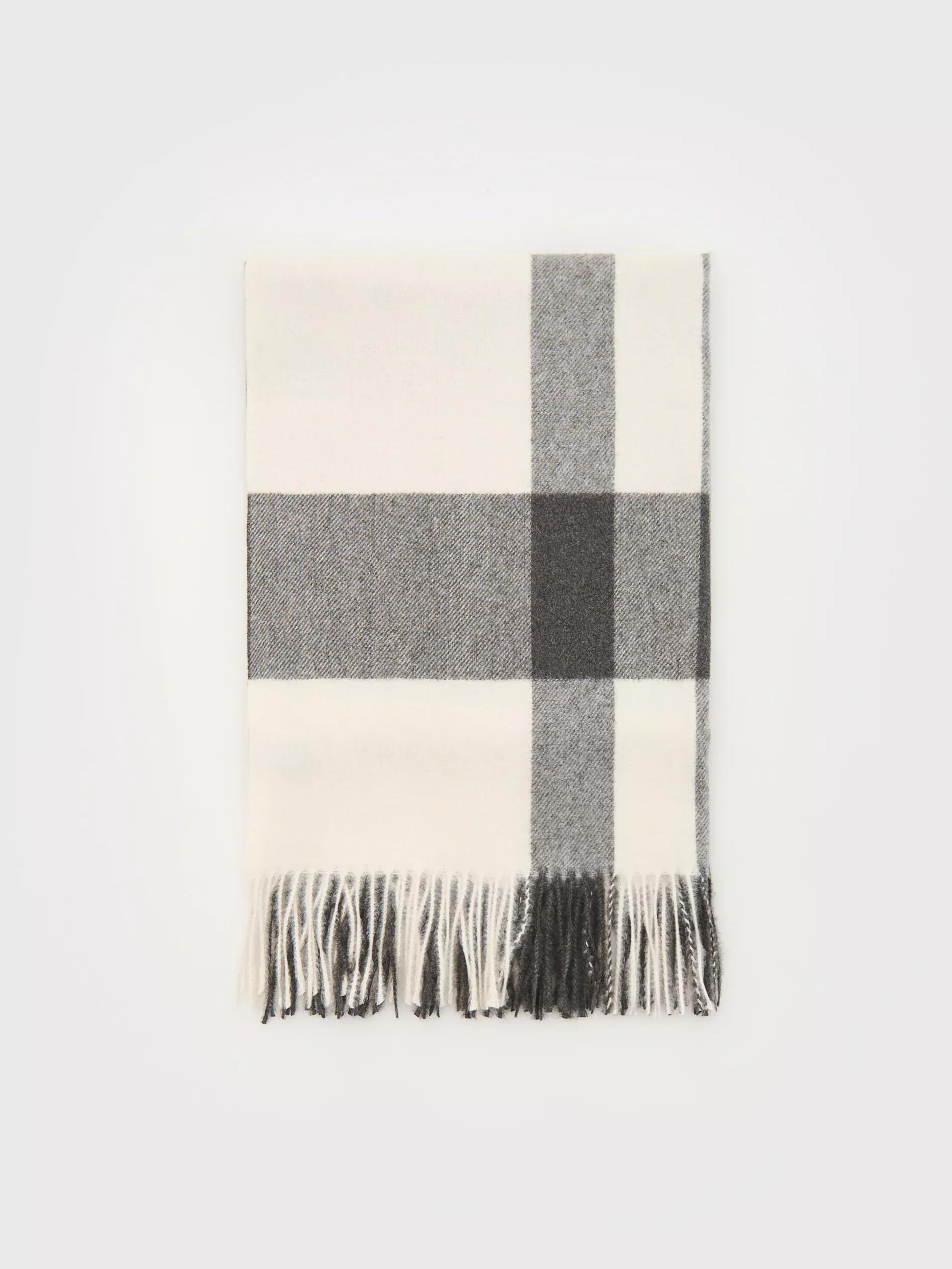 Grey Scarf, Grey, large image number 1