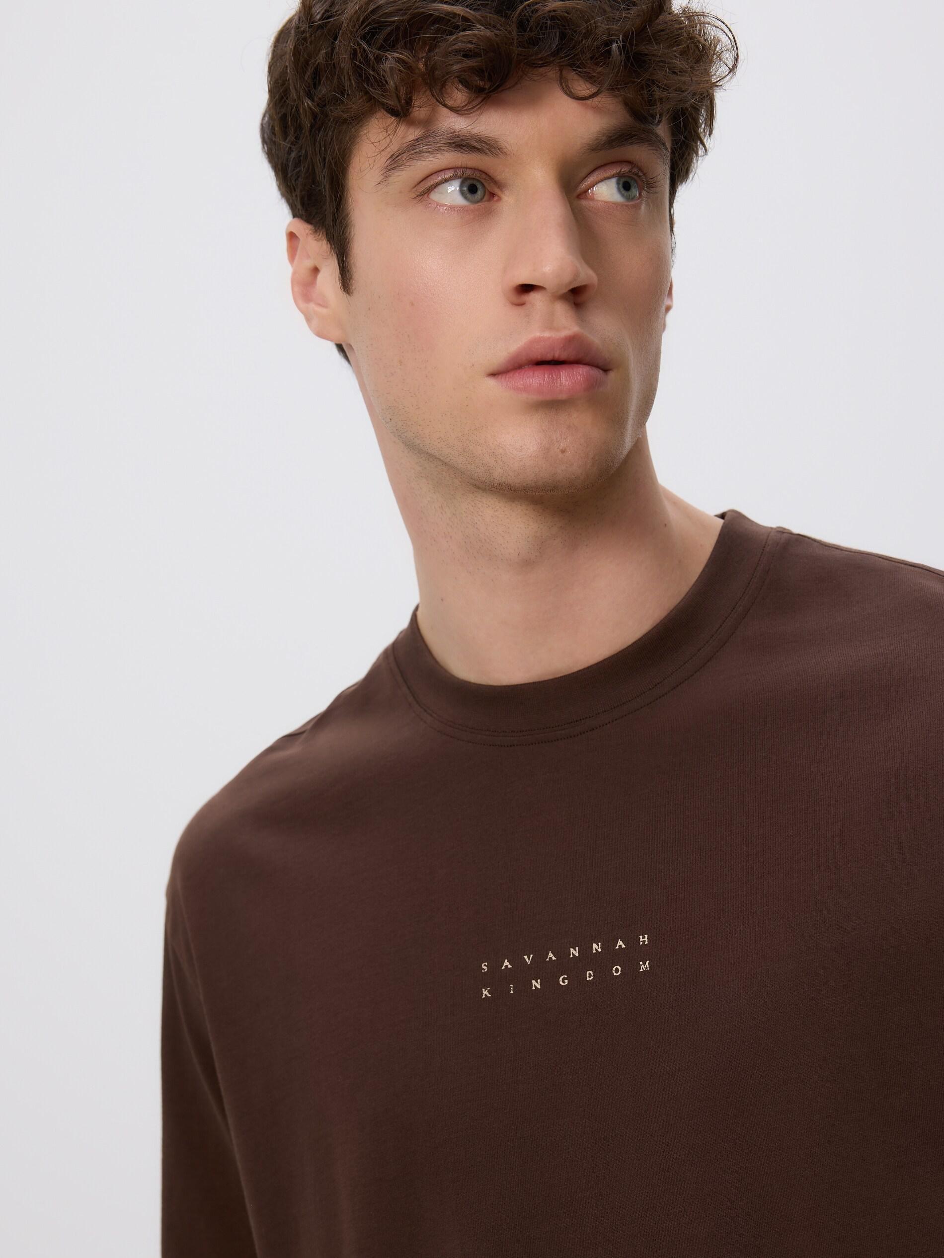 تيشيرت بني بقصة بوكسى مع باتش, Brown, large image number 3