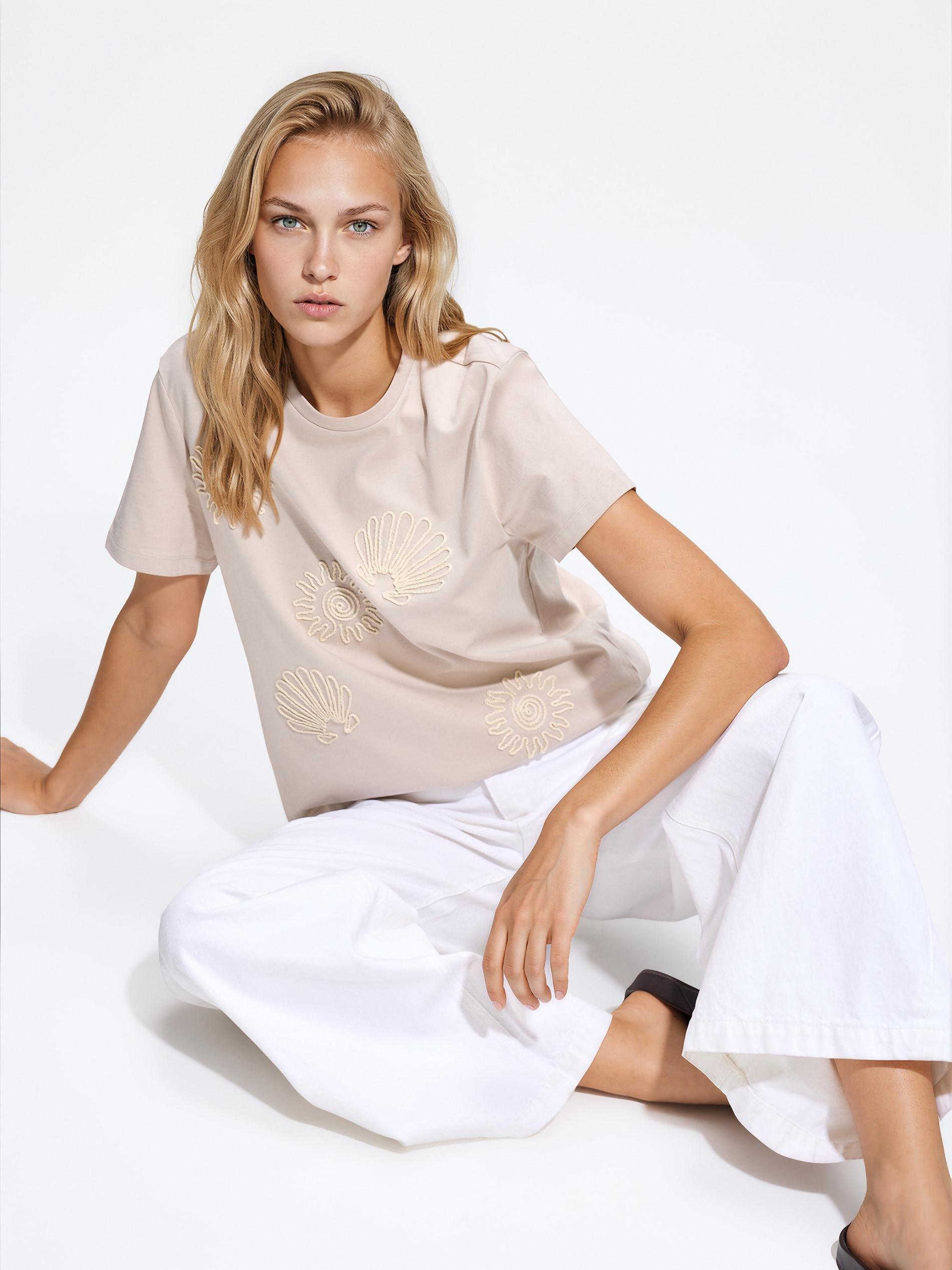 Beige T-Shirt With Applique, Ivory, large image number 0