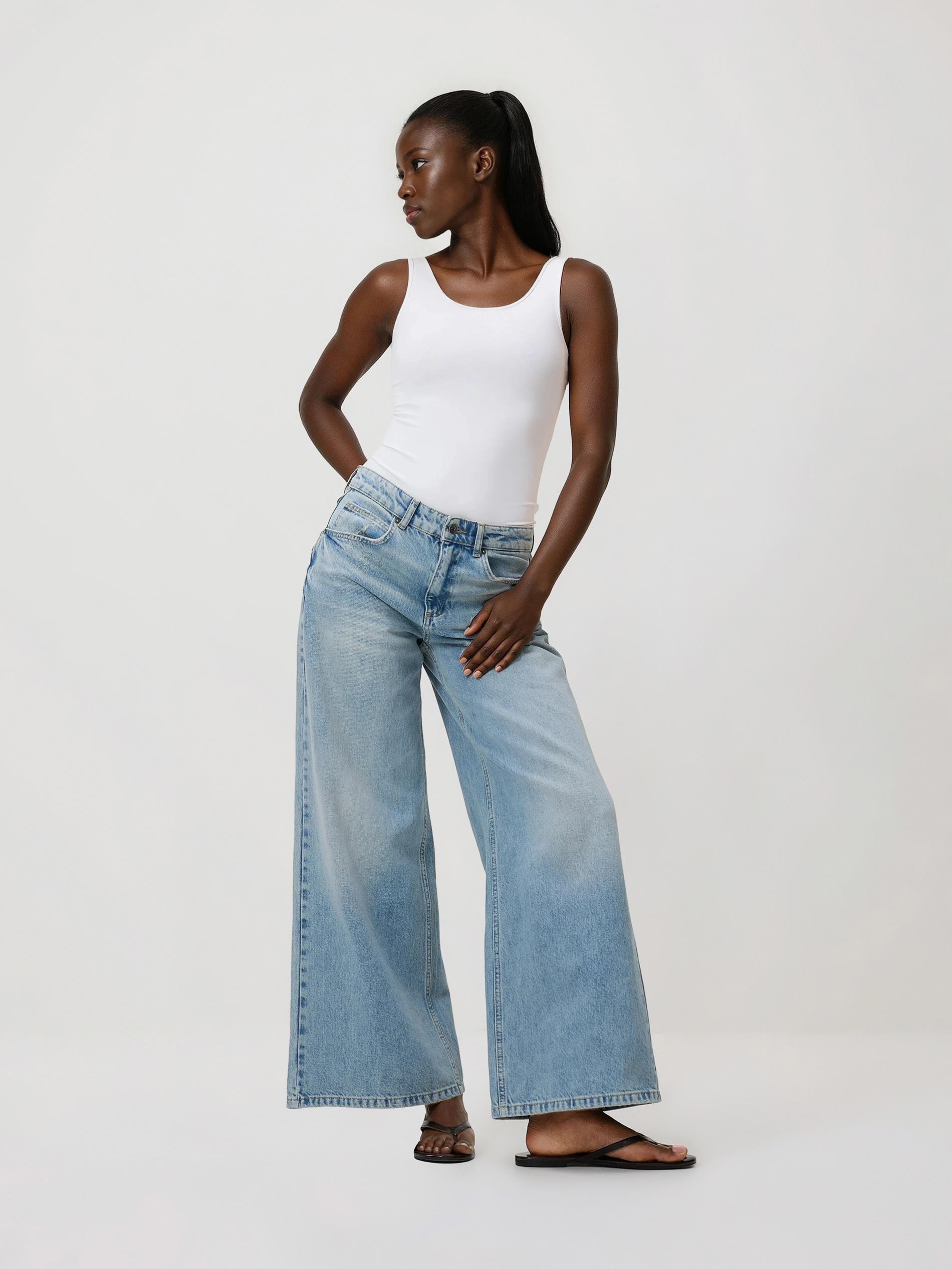 White Strap Body, White, large image number 3