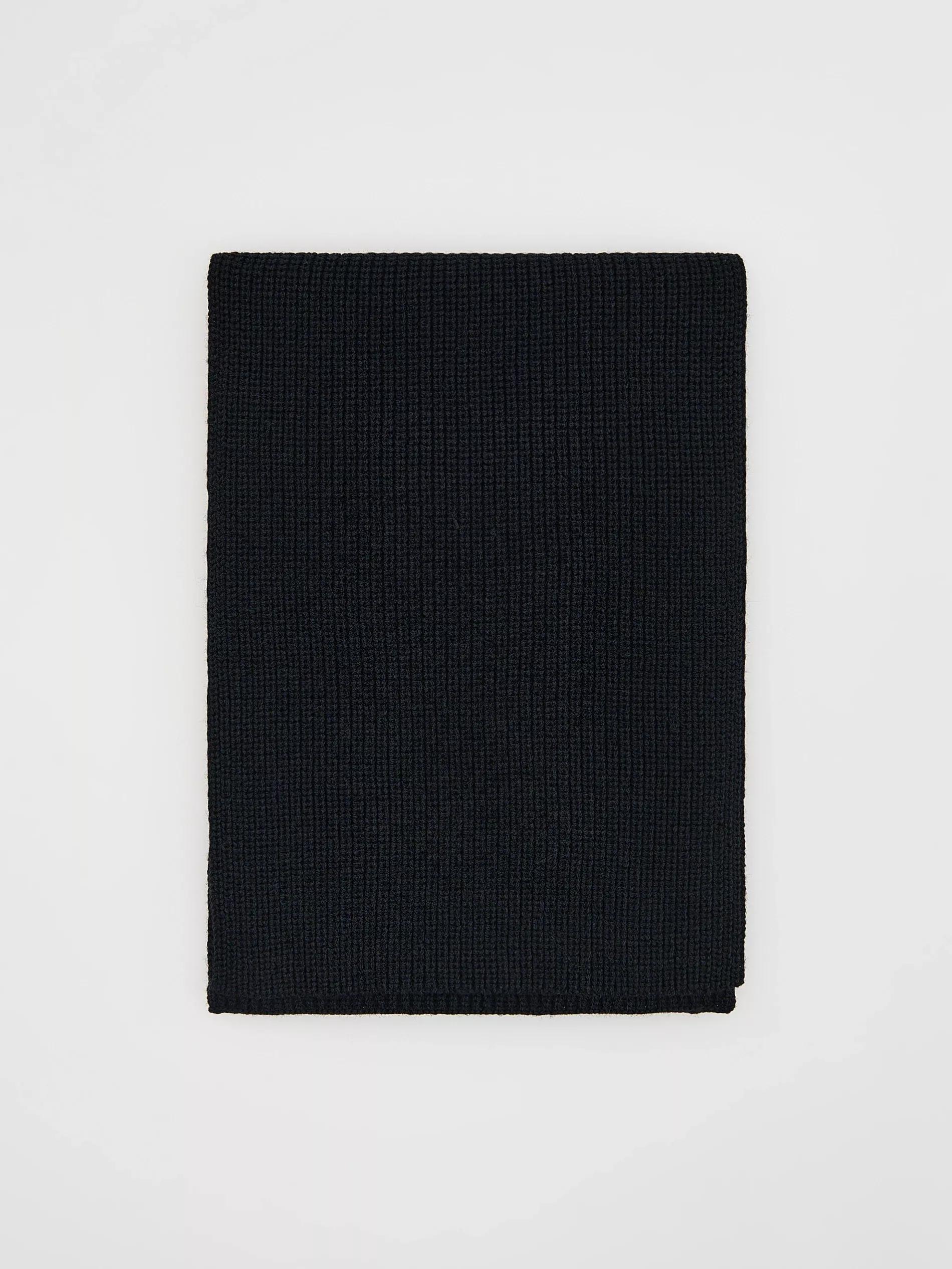 Black Scarf, Black, large image number 0