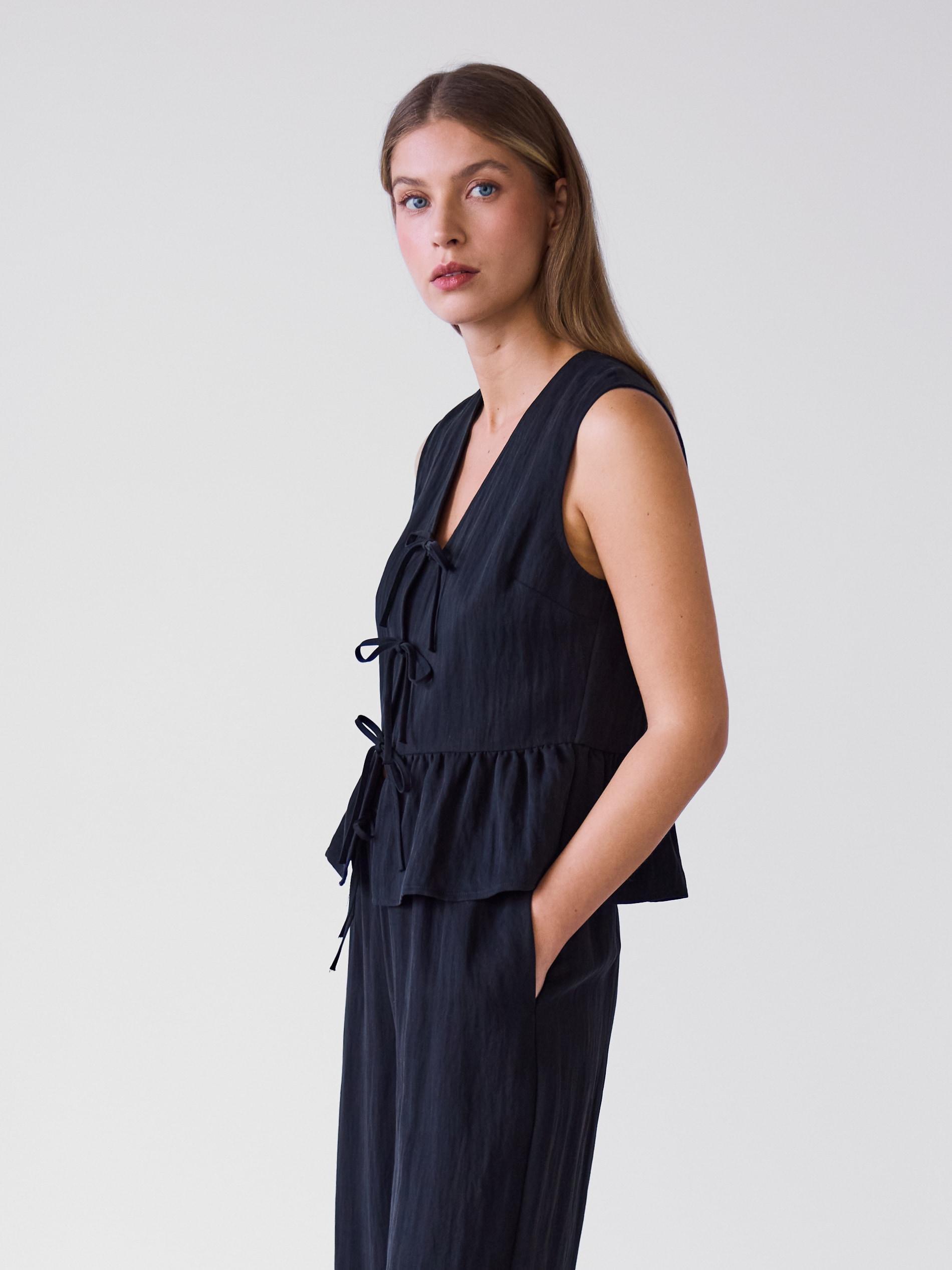 Black Lyocell Rich Vest, Black, large image number 0