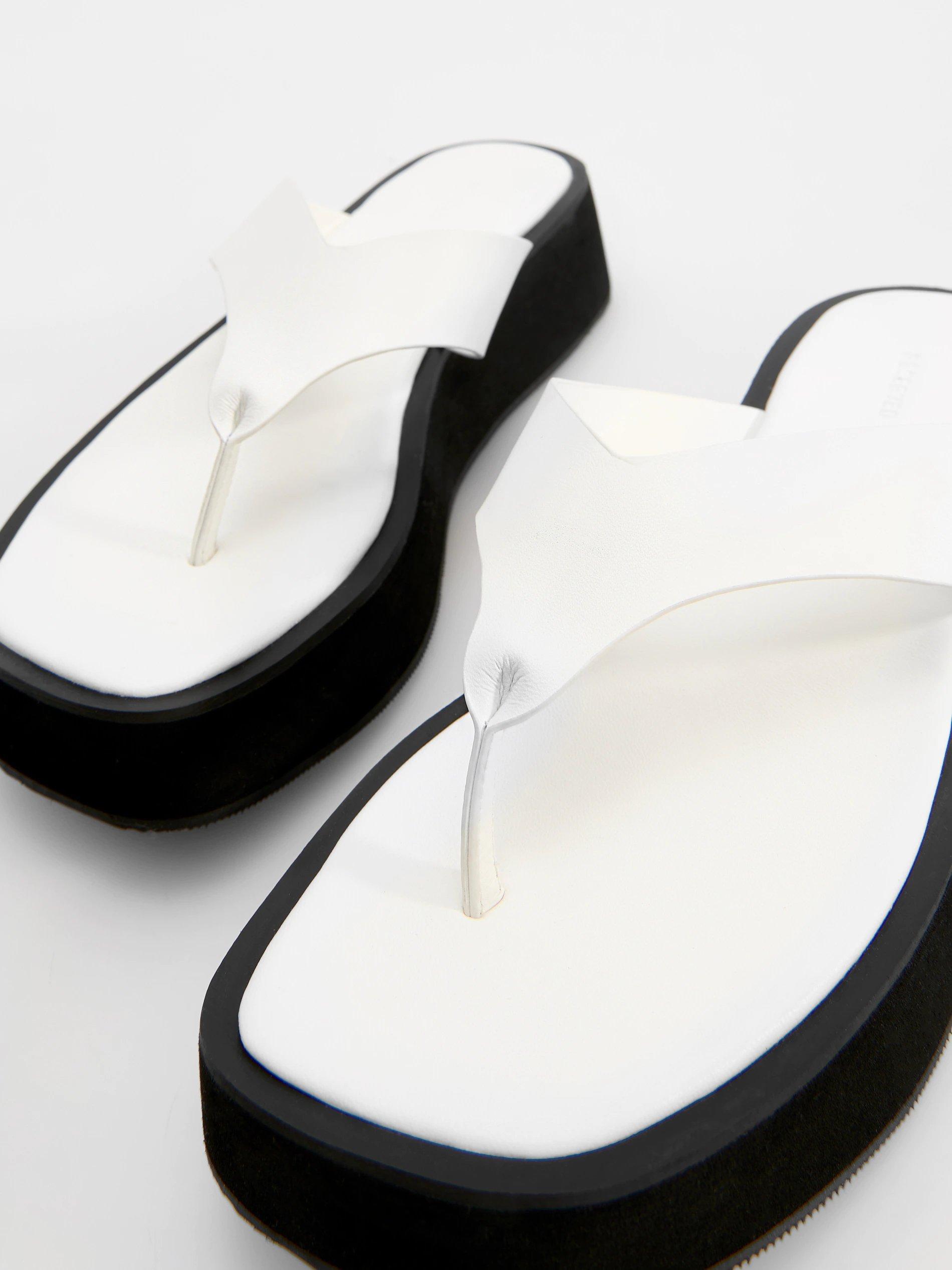 White Flip-Flops, Women, , large image number 3
