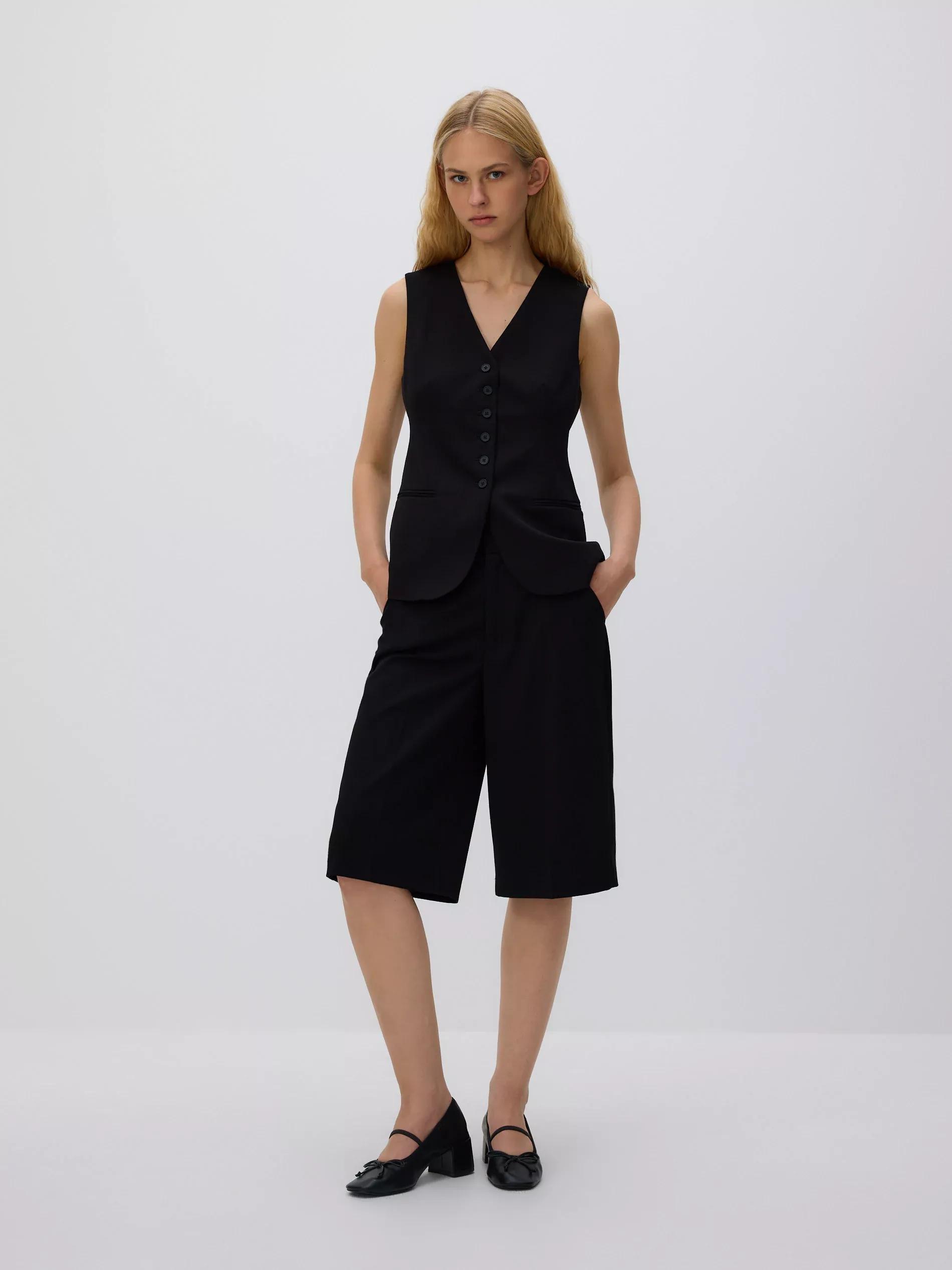 Black Bermuda Shorts With Pressed Crease, Black, medium