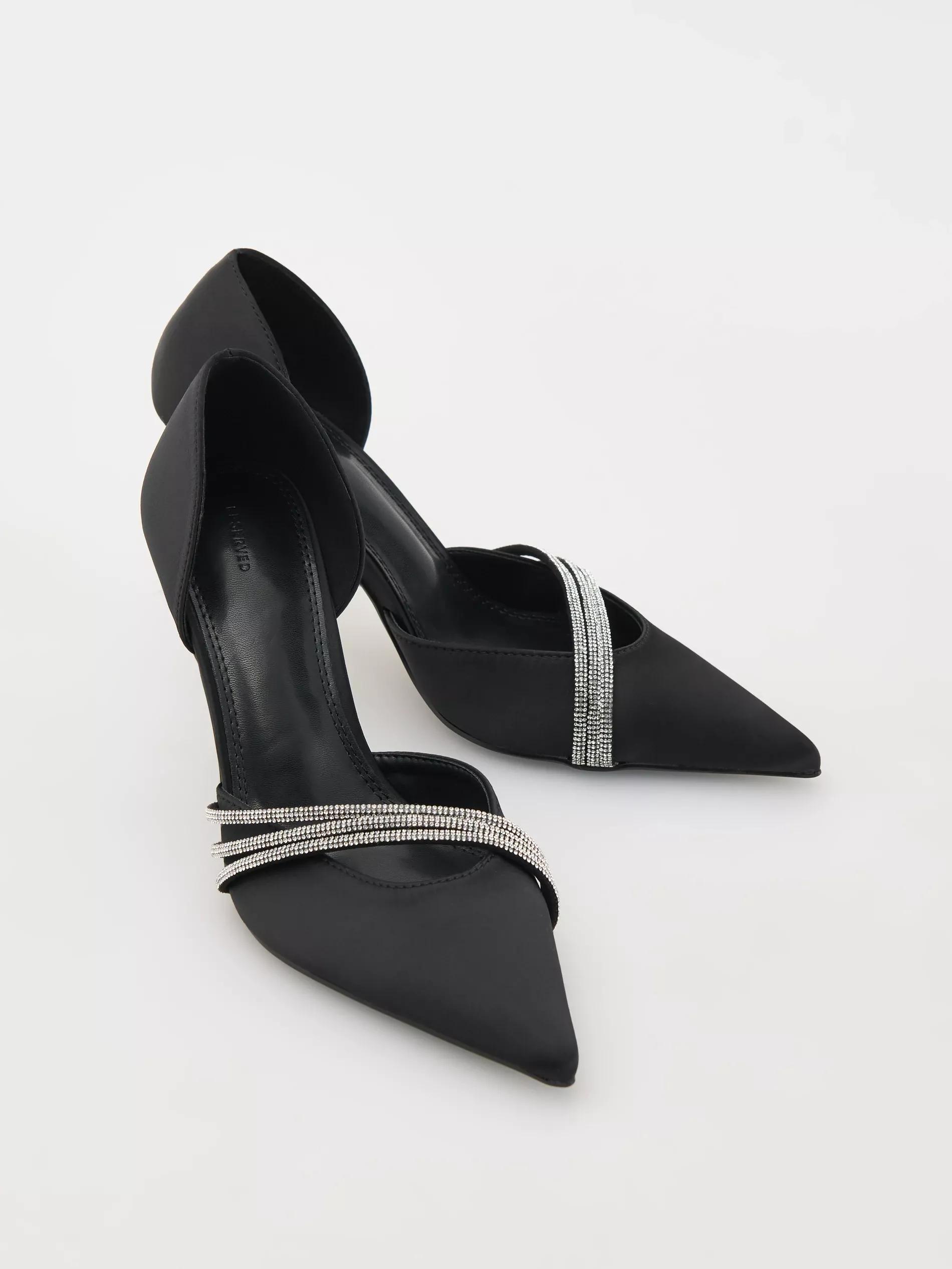 Black Pumps With Decorative Straps, , large image number 4