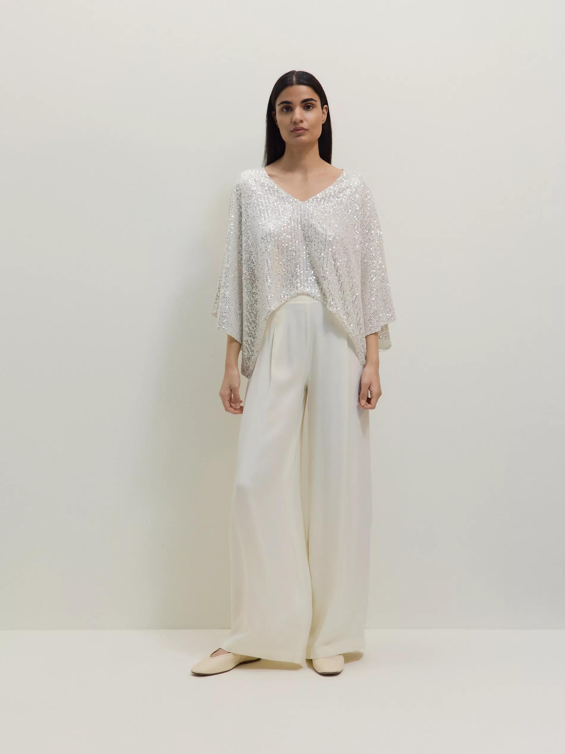 Silver Poncho, White, medium