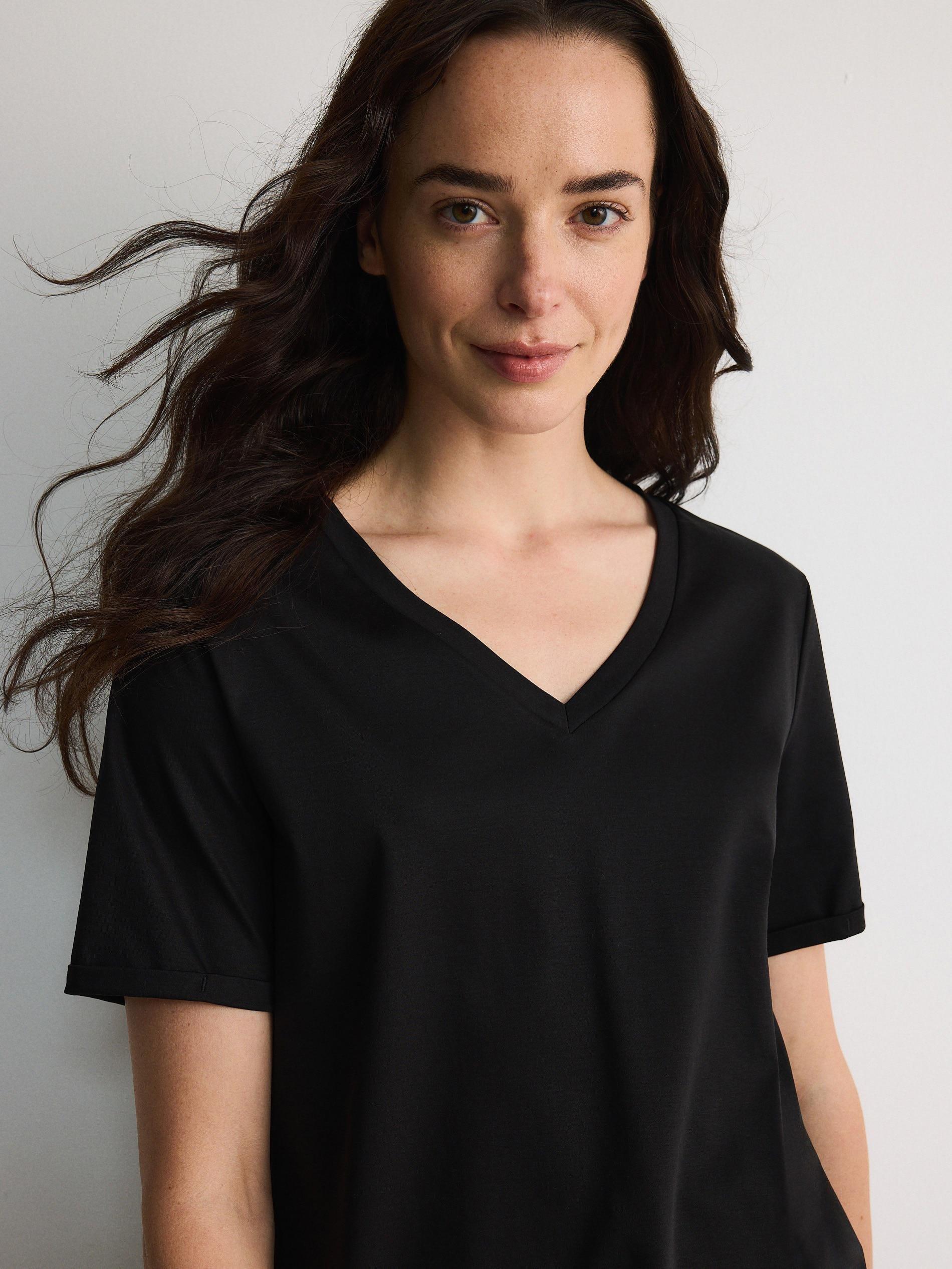 Black V-Neck T-Shirt, , large image number 2