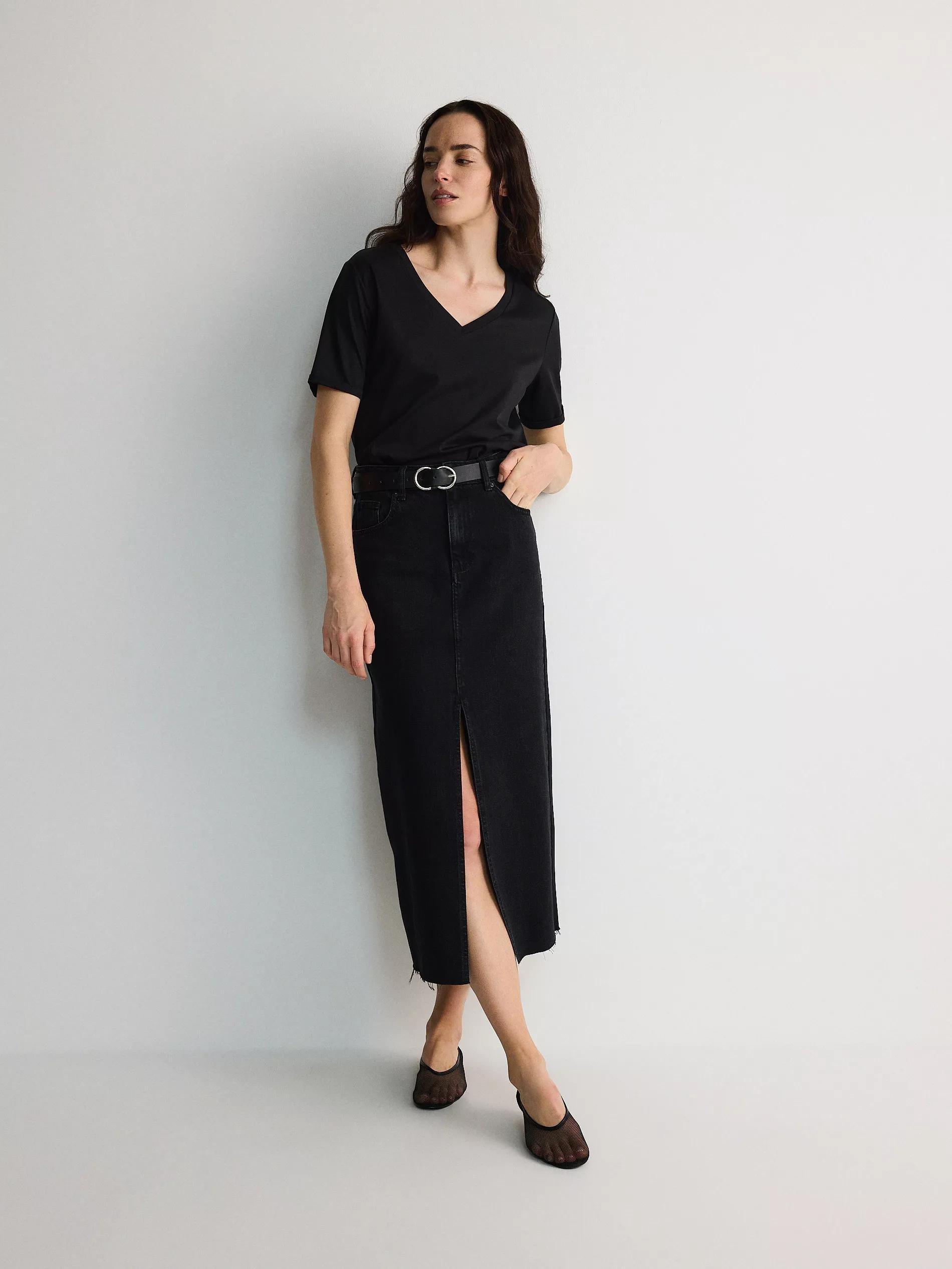 Black V-Neck T-Shirt, , large image number 4