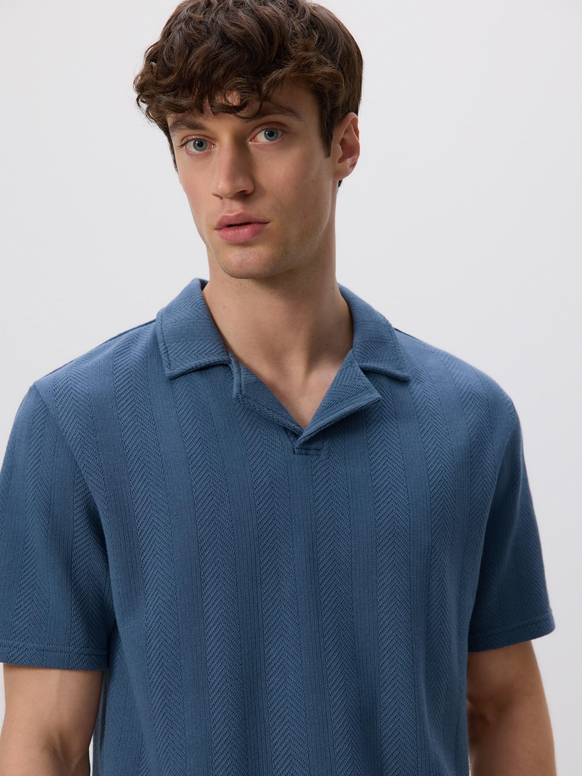 قميص بولو كحلي بقصة مريحة من قماش مُهيكل, Blue, large image number 0