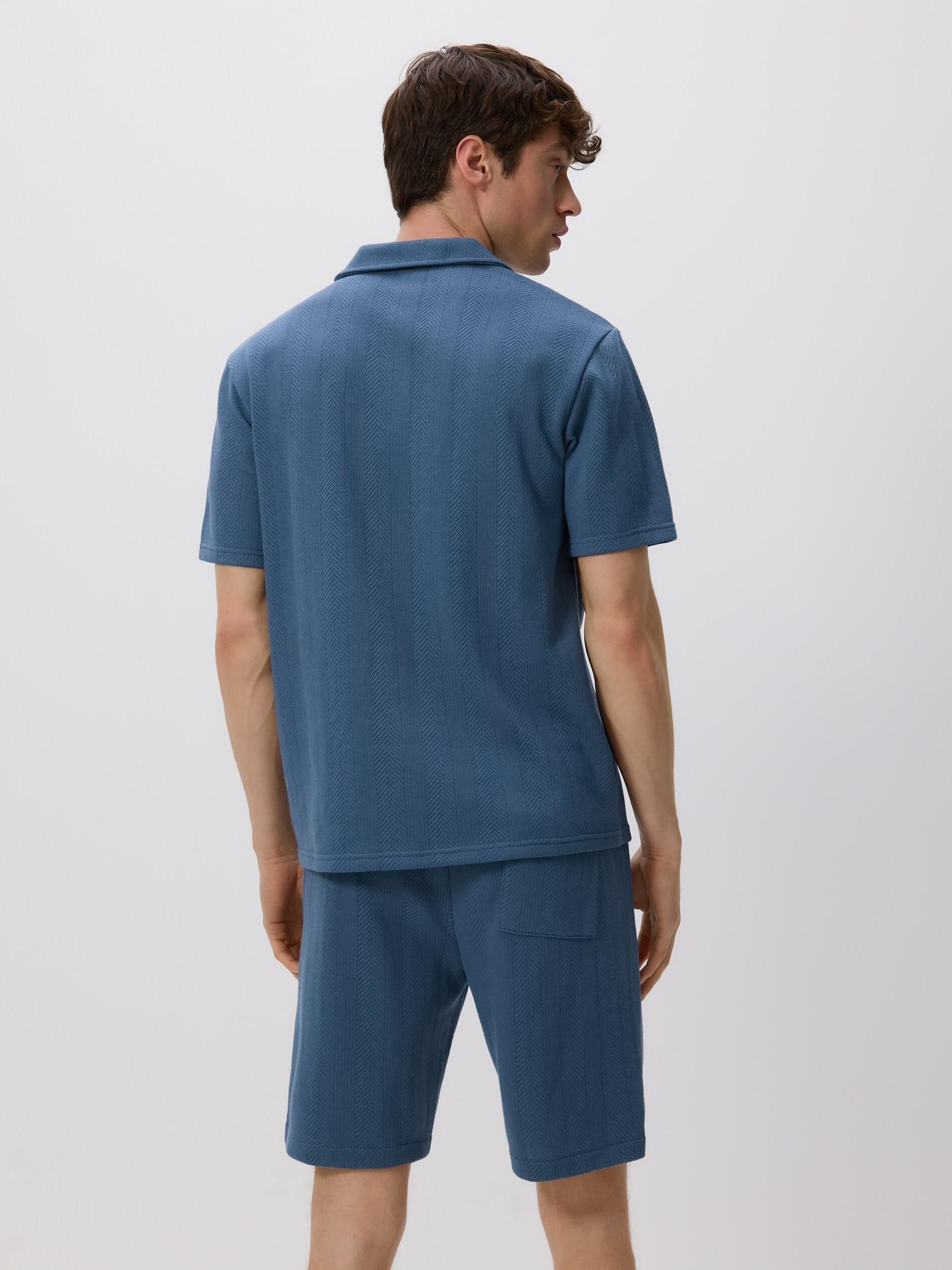 قميص بولو كحلي بقصة مريحة من قماش مُهيكل, Blue, large image number 4