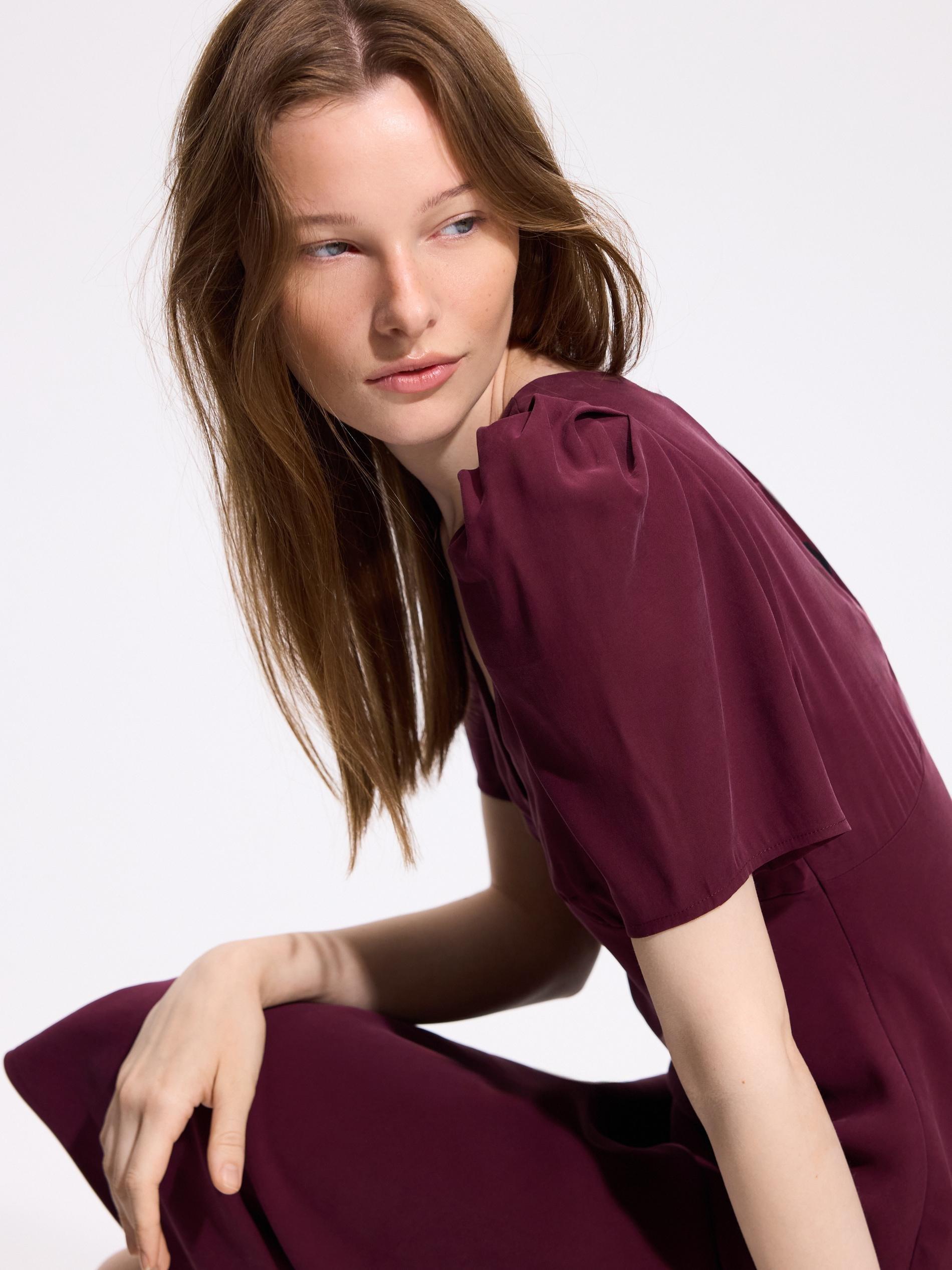 فستان غني بالفيسكوز ميدي أحمر, Burgundy, large image number 1