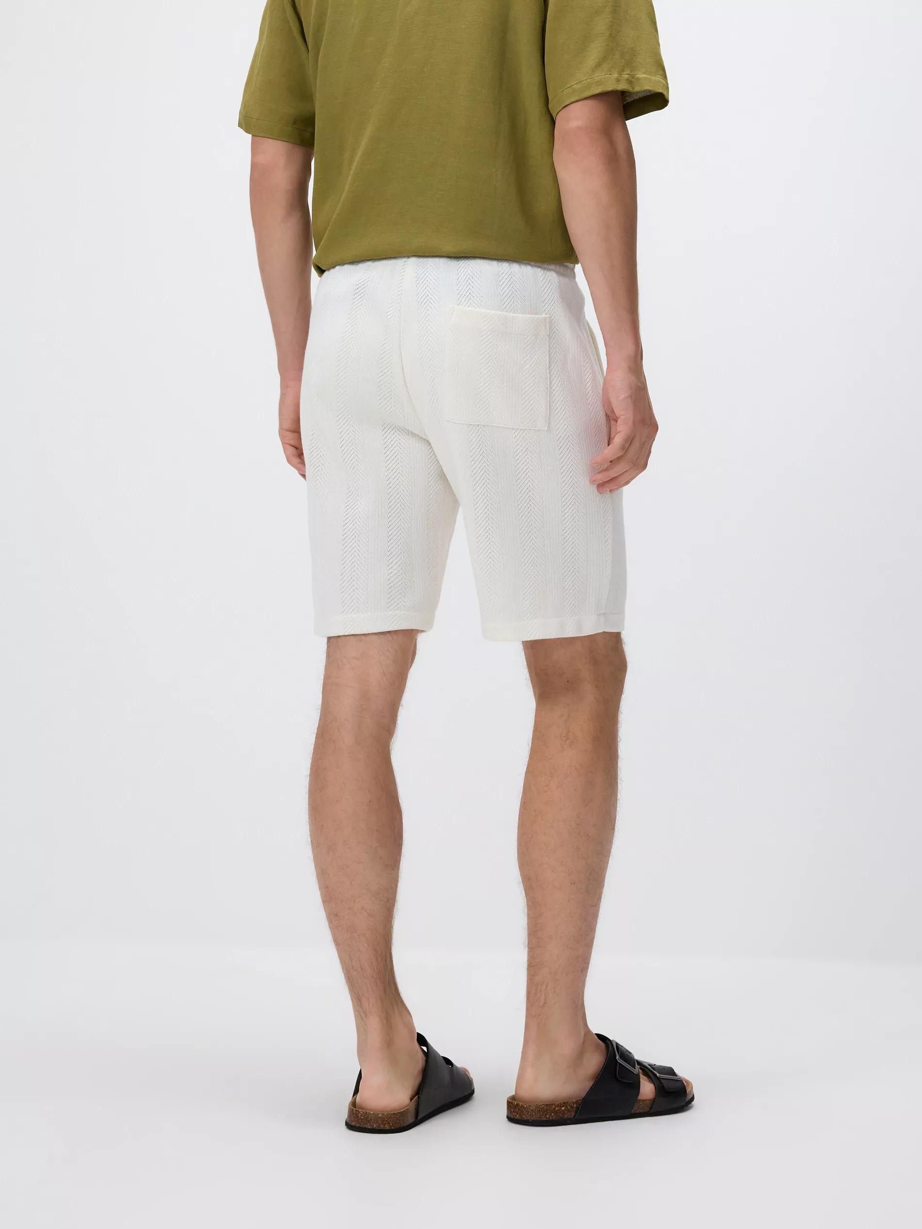 Cream Structured Shorts In Regular Fit, Ivory, large image number 3