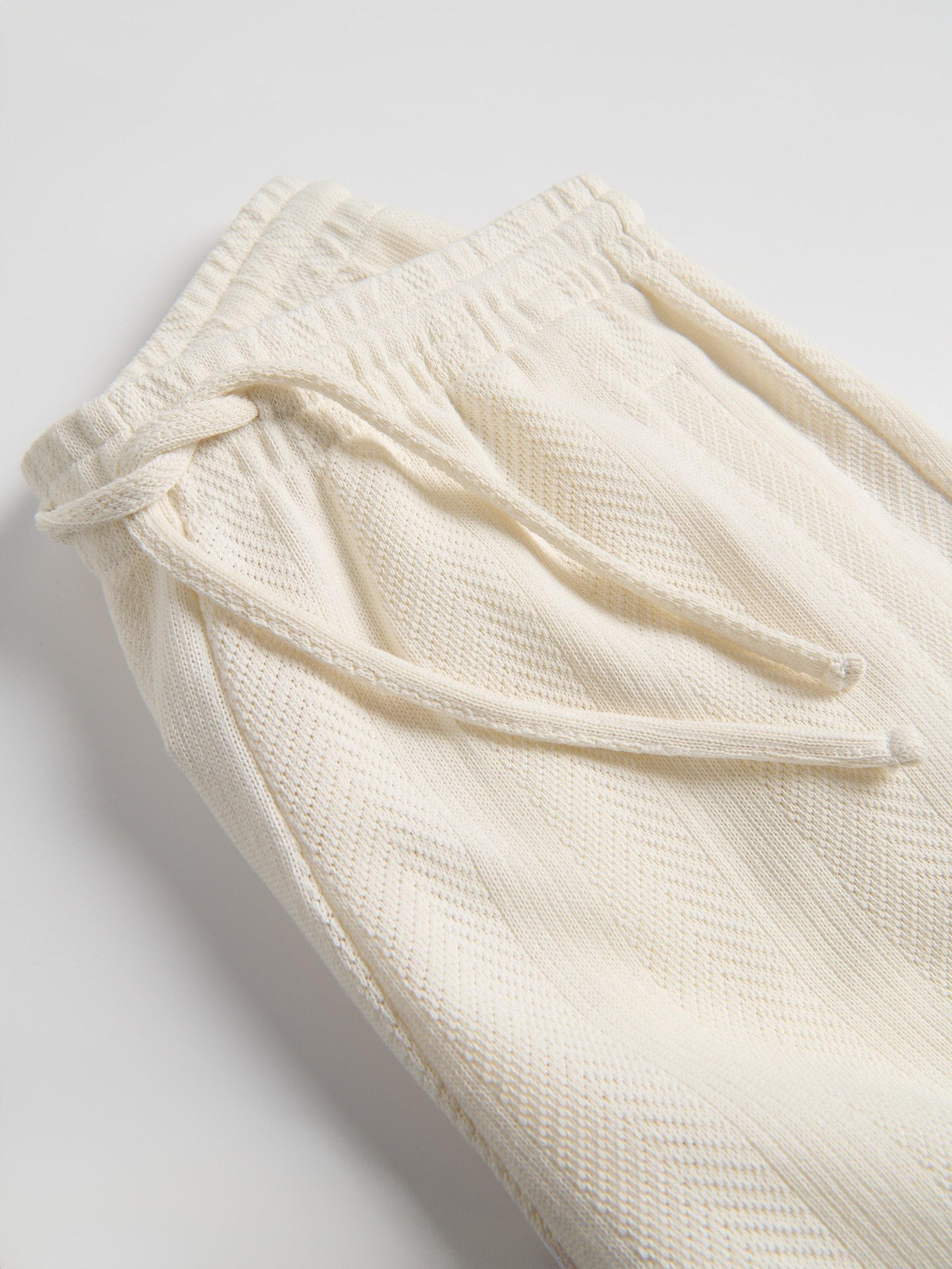 Cream Structured Shorts In Regular Fit, Ivory, large image number 5